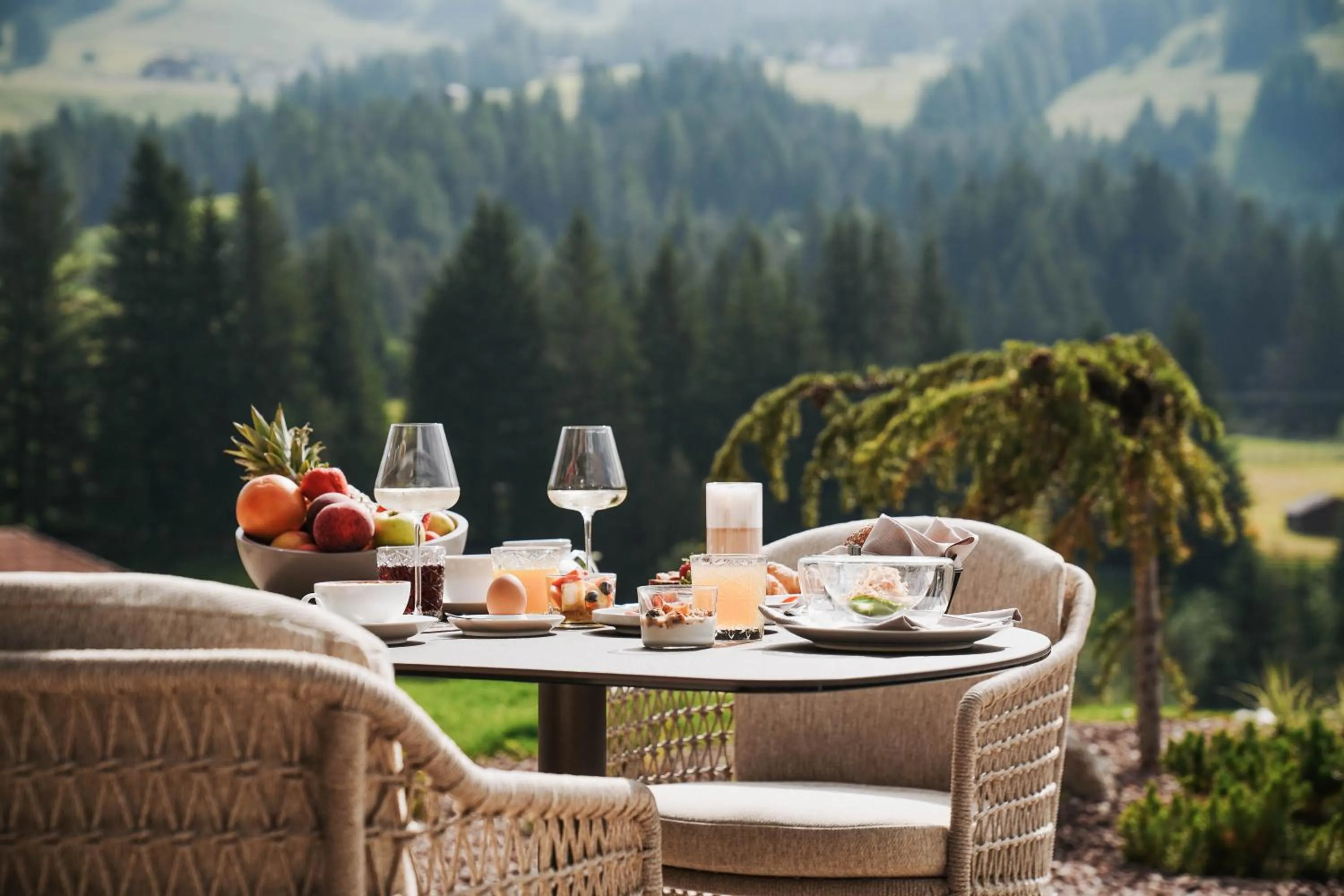 Breakfast in Badia Hill