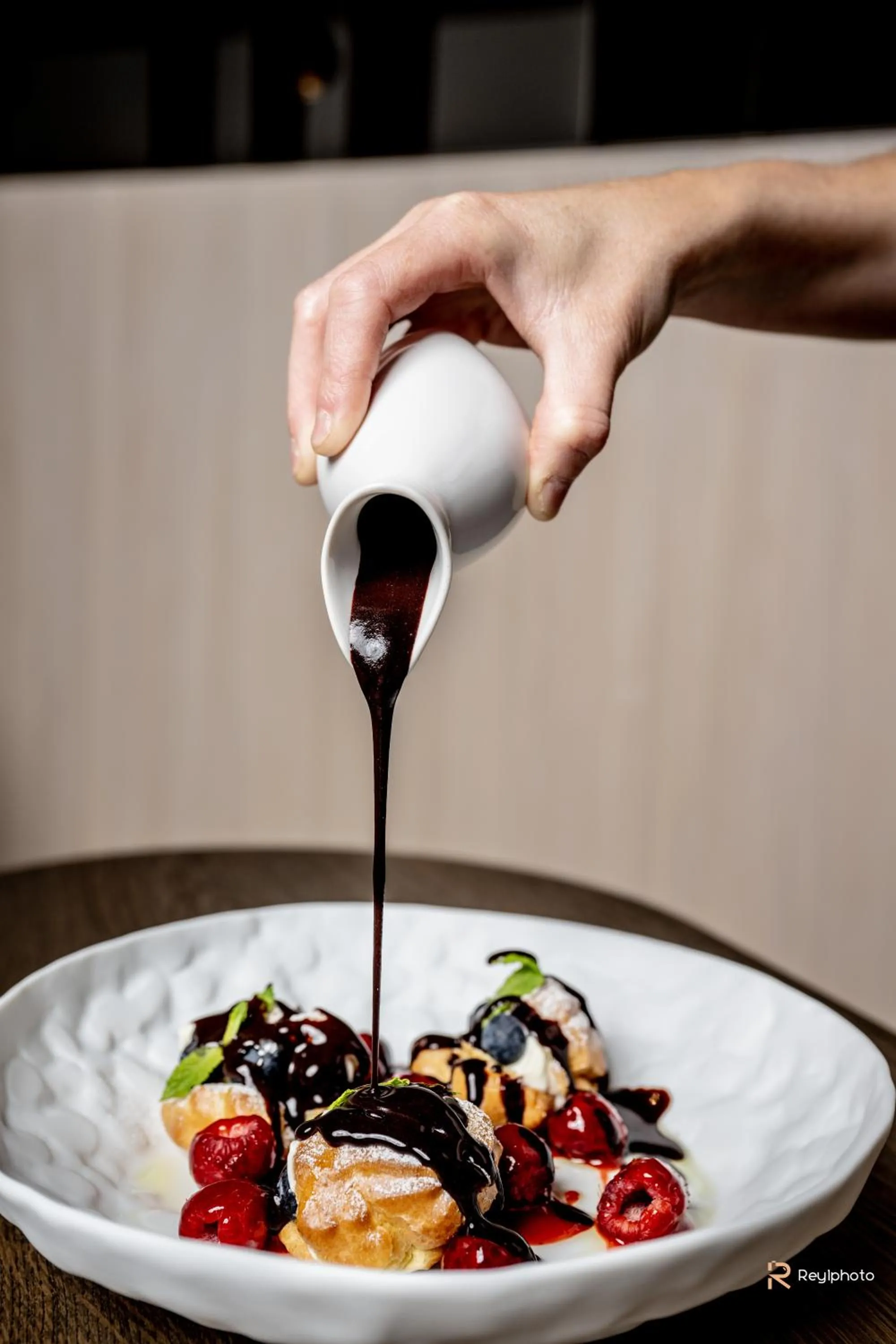 Restaurant/places to eat in Badia Hill