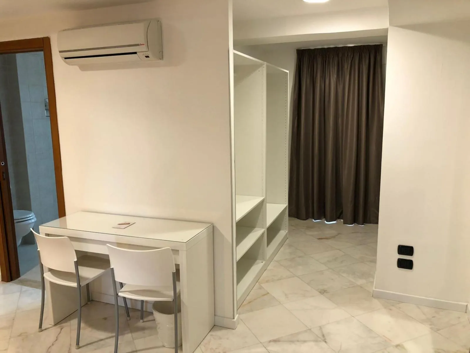 Seating area in Hotel Continental