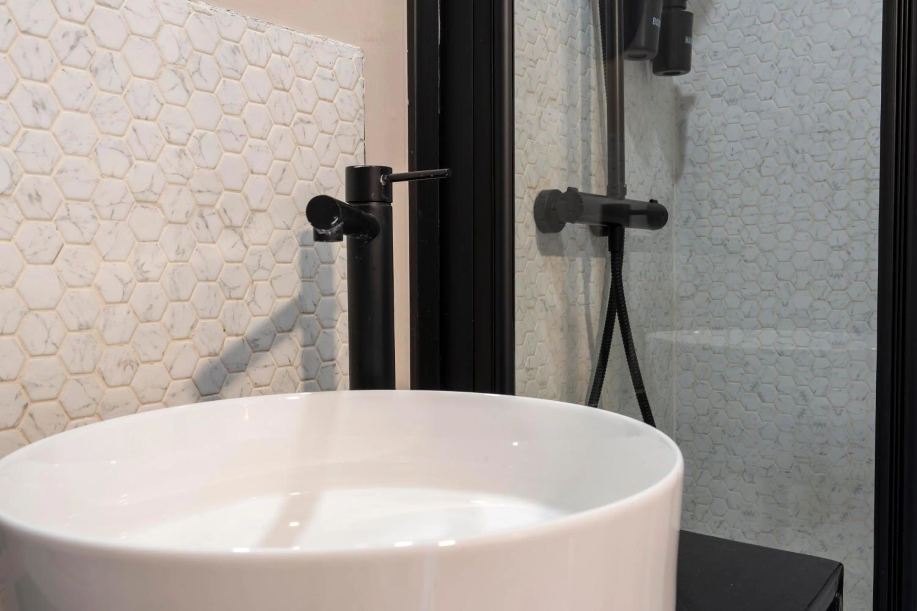 Bathroom in Negresco Plaza España