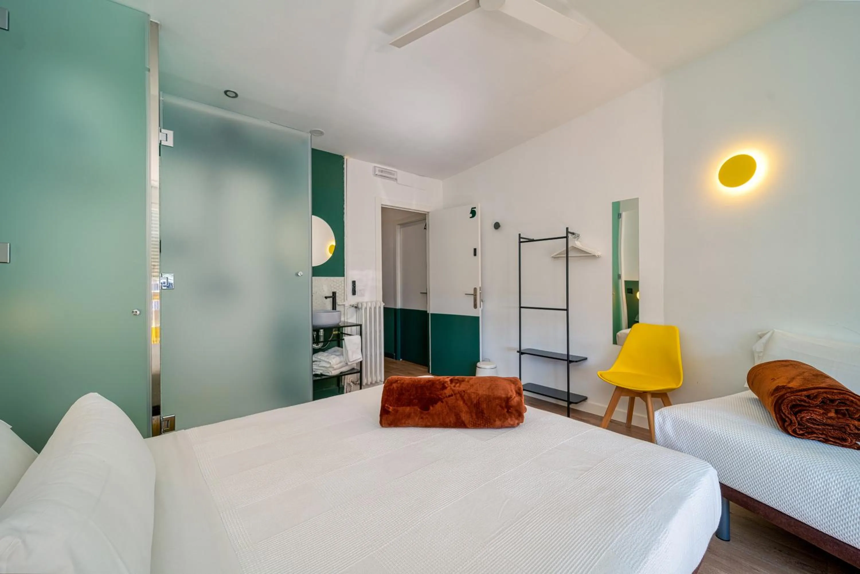 Shower in AngelitoMAD