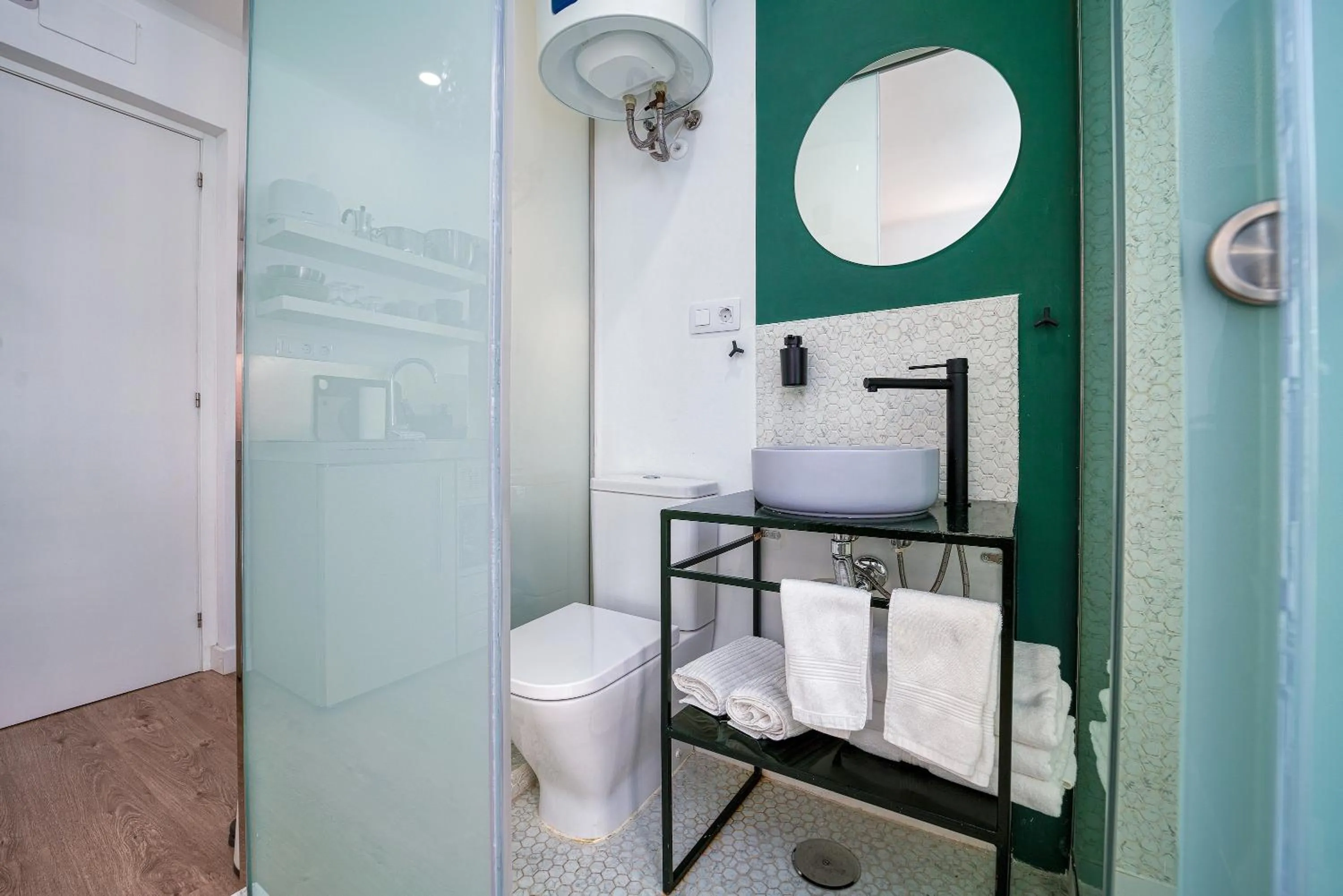 Shower in AngelitoMAD