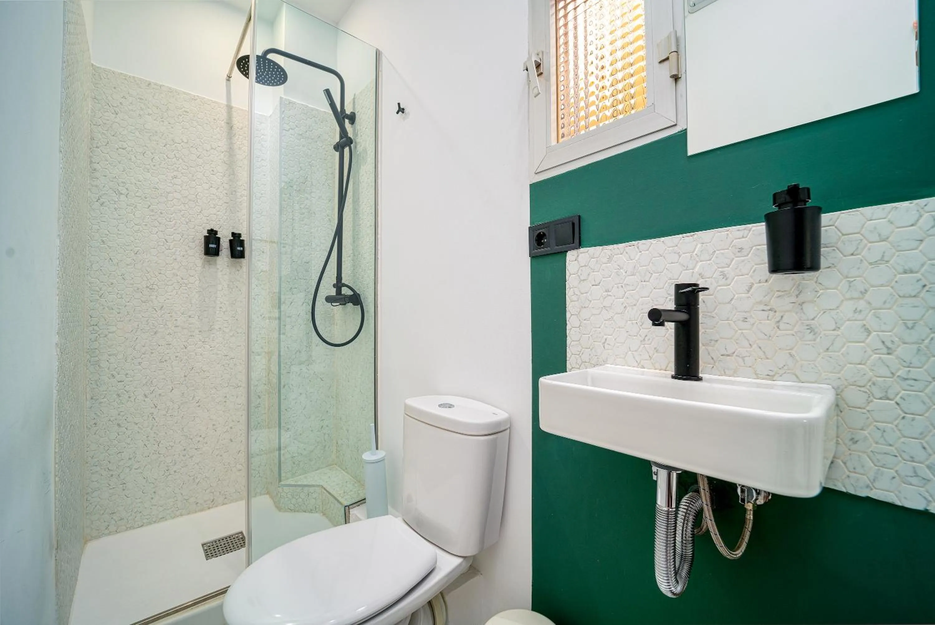 Shower in AngelitoMAD