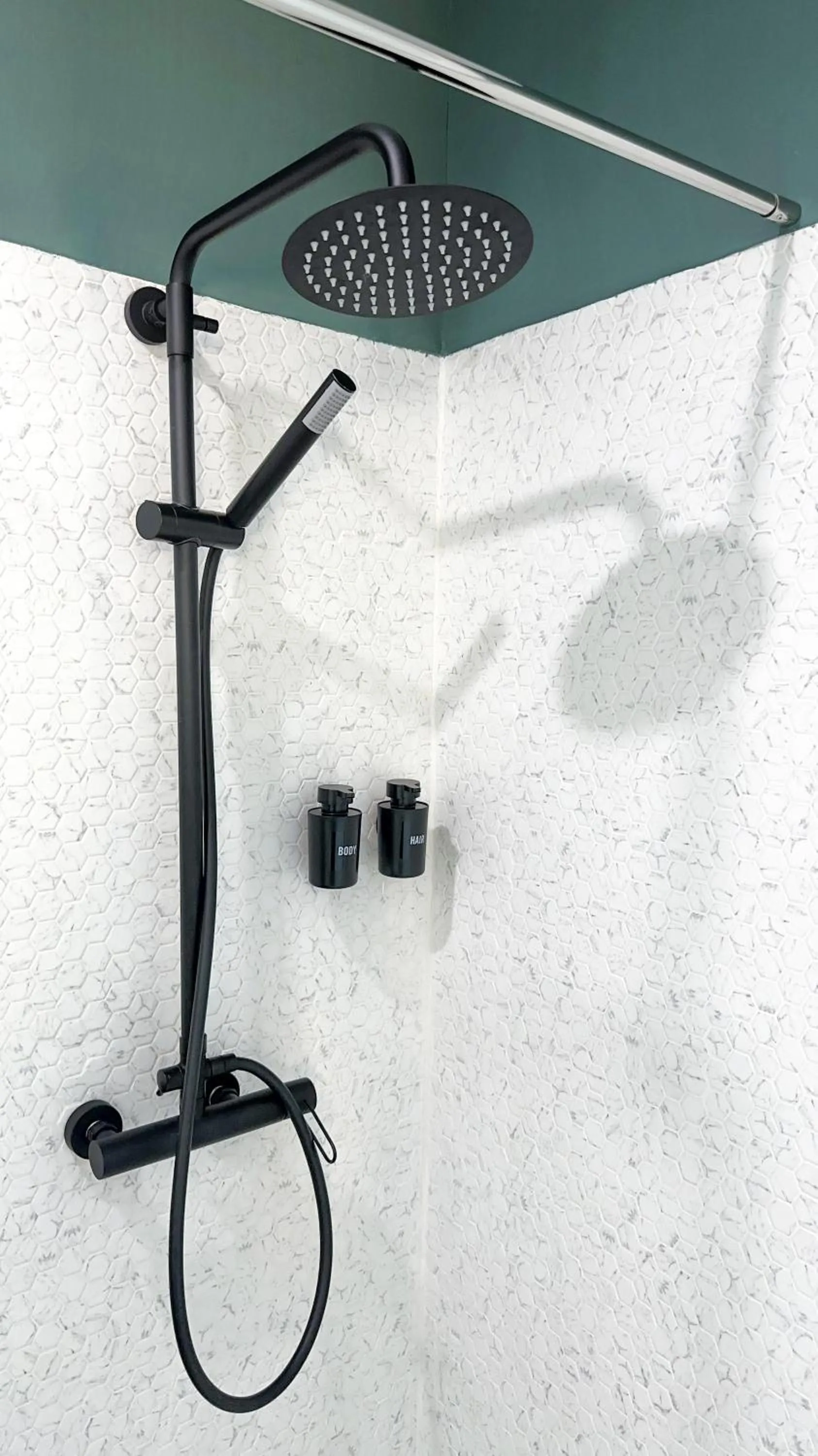 Shower in AngelitoMAD