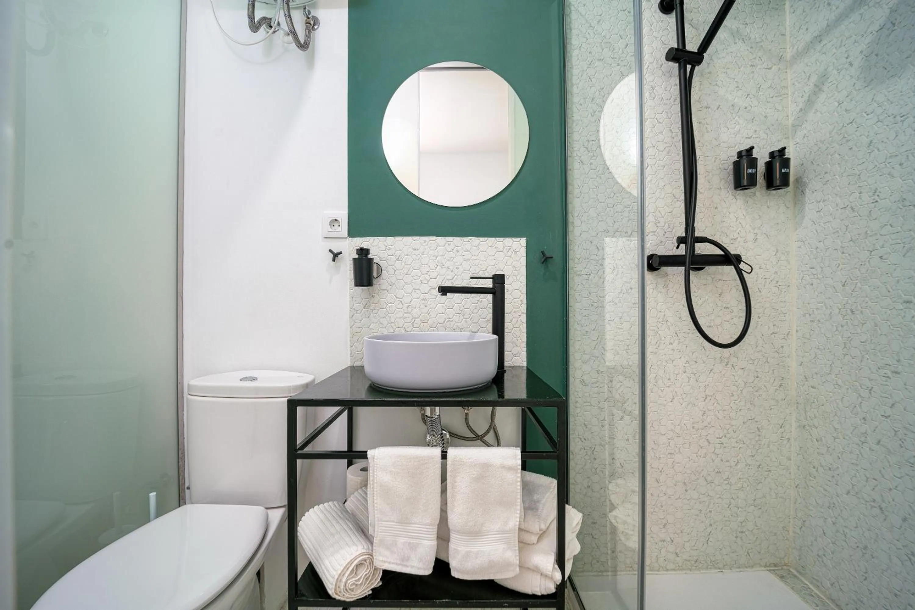 Shower in AngelitoMAD