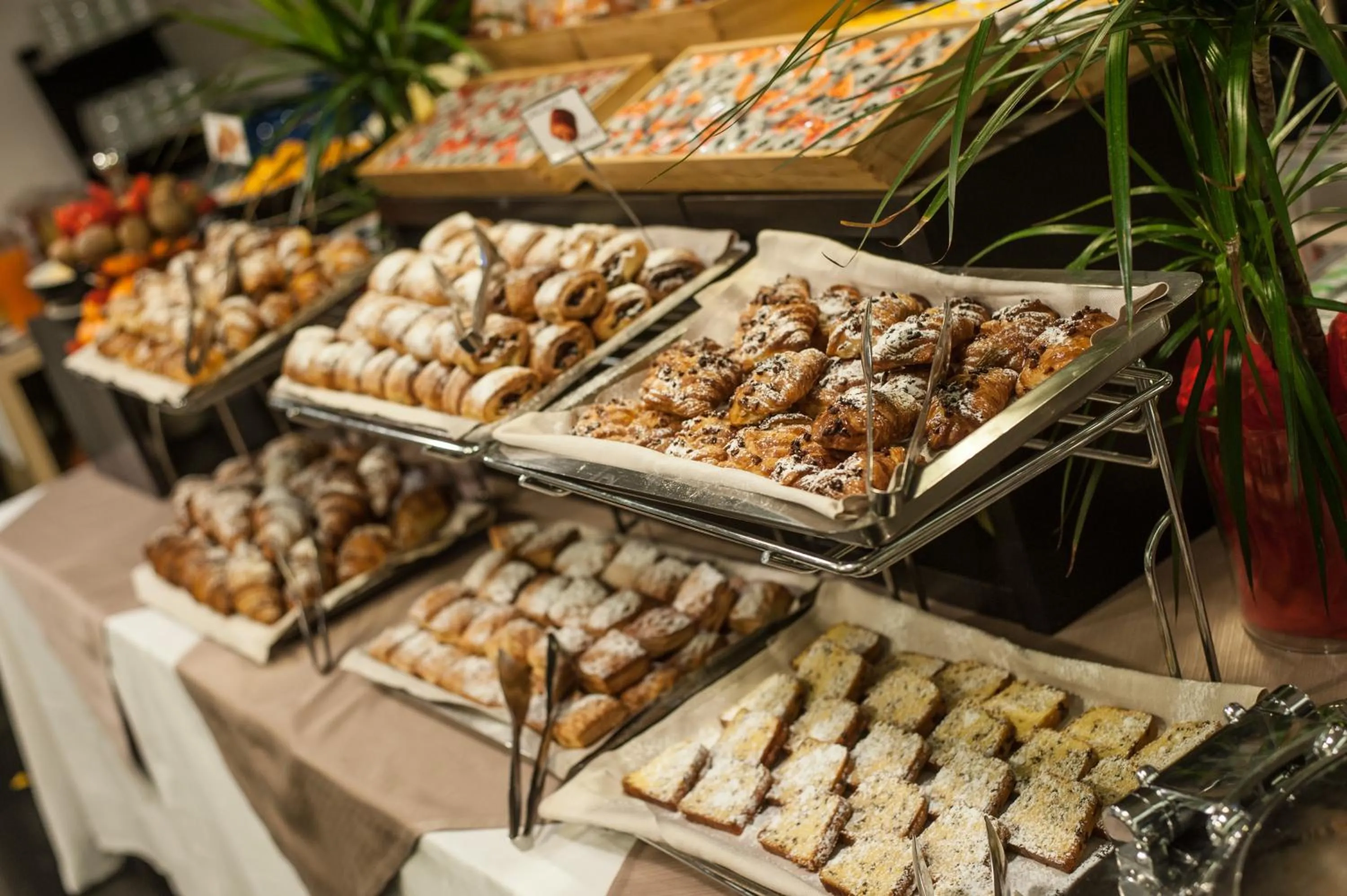 Buffet breakfast in As Hotel Cambiago