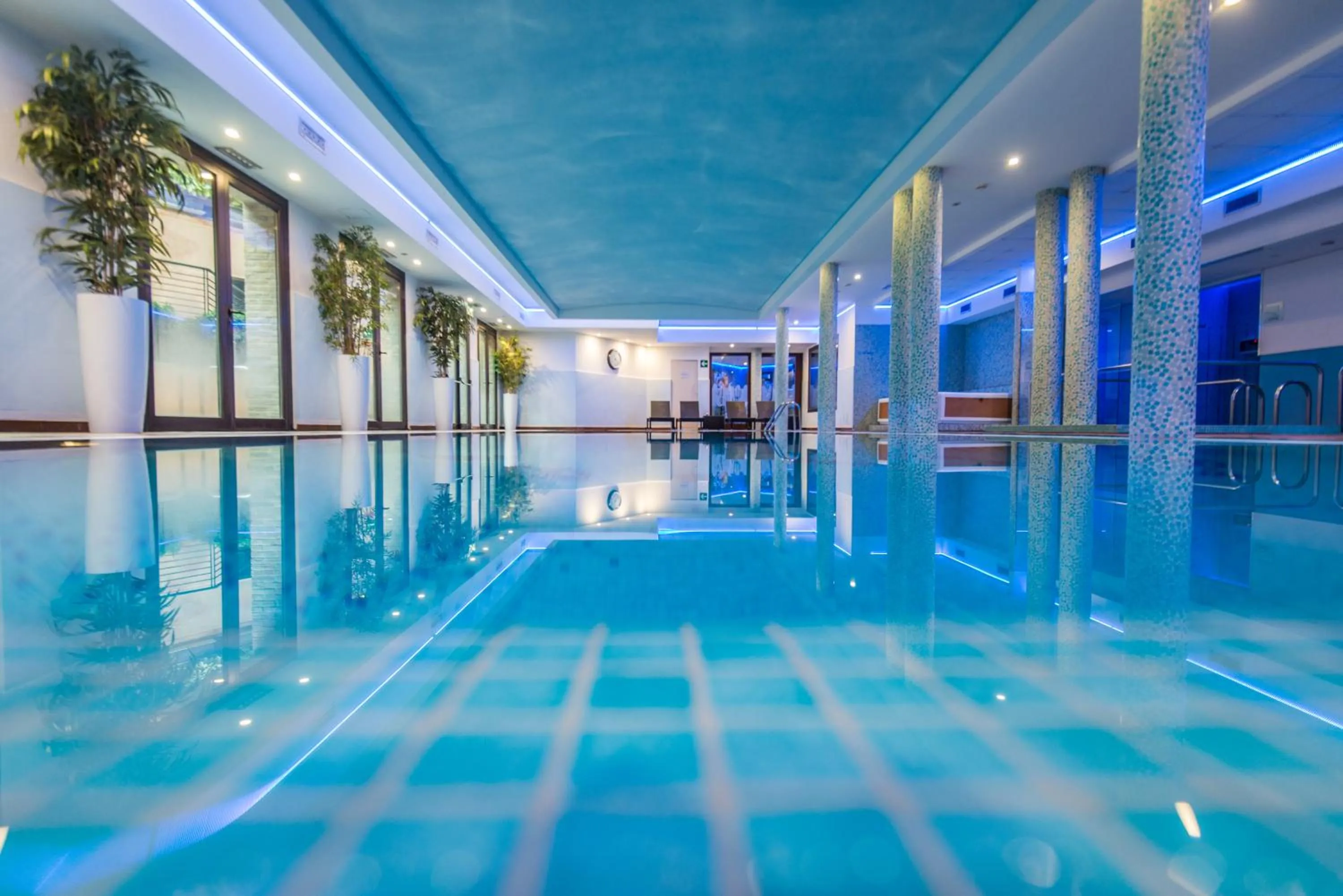 Swimming pool in As Hotel Cambiago