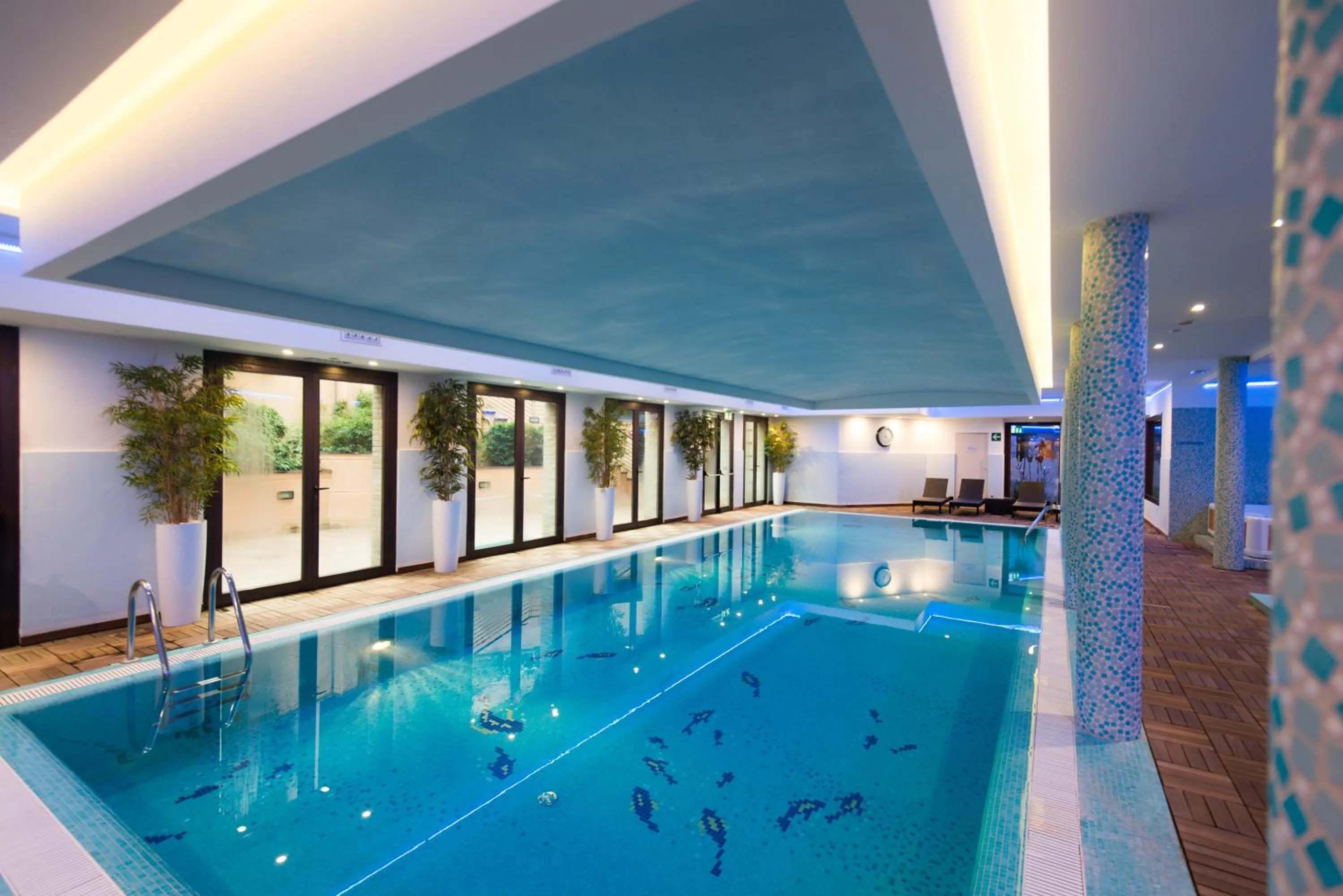 Swimming pool in As Hotel Cambiago