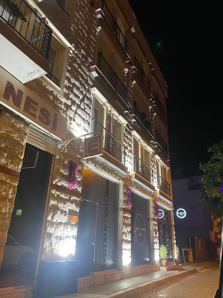 Property building in Maxx Marine