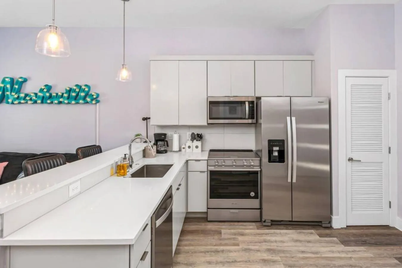 Kitchen or kitchenette in 1st Floor Condo No Steps - 2 miles to Downtown