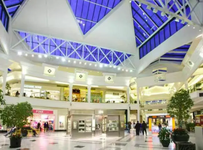 1st Floor Condo No Steps - 2 miles to Downtown