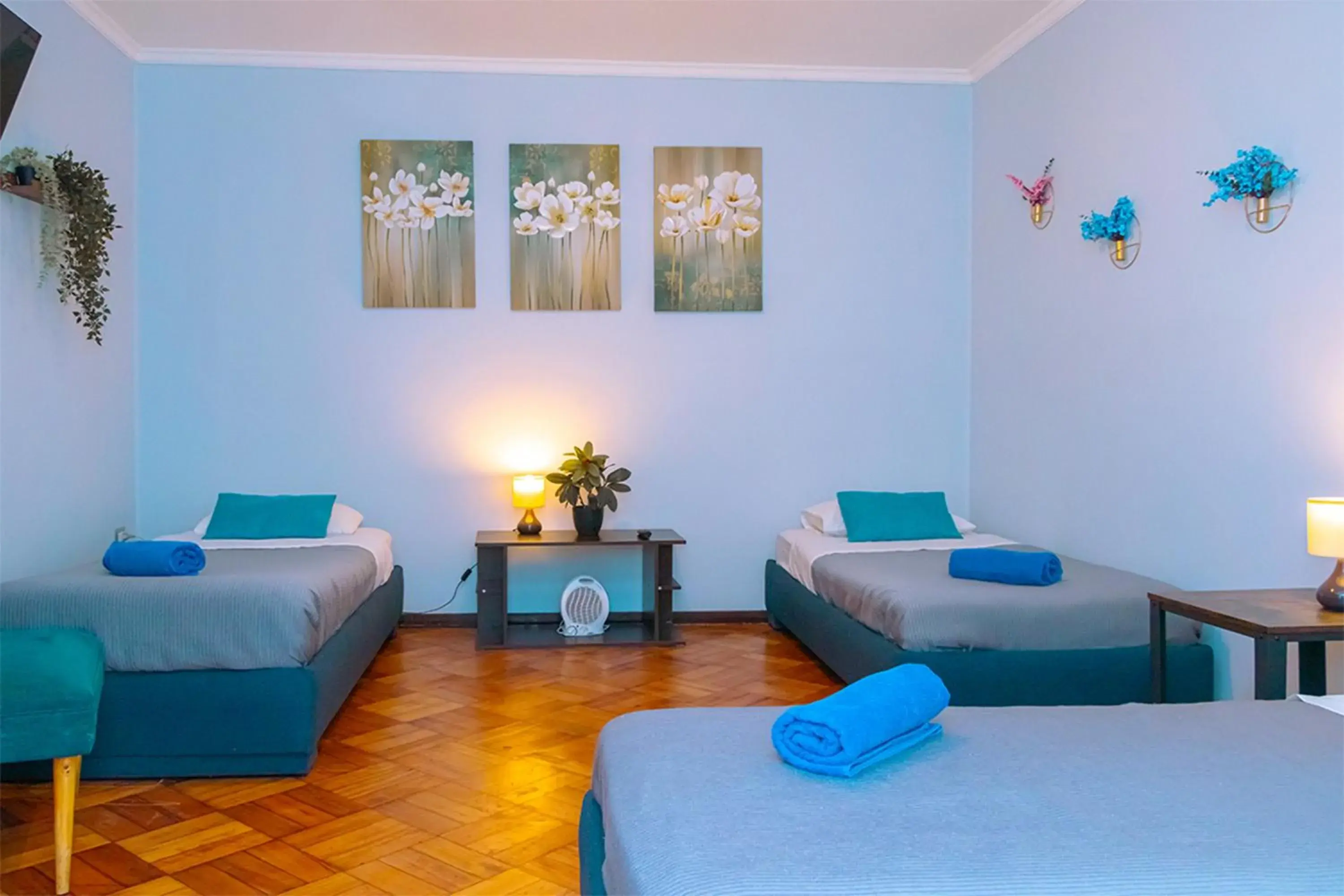 Triple Room with Shared Bathroom in Tagle Casa del Lado Santiago Providencia Triple Room with Shared Bathroom in Tagle Casa del Lado Santiago Providencia