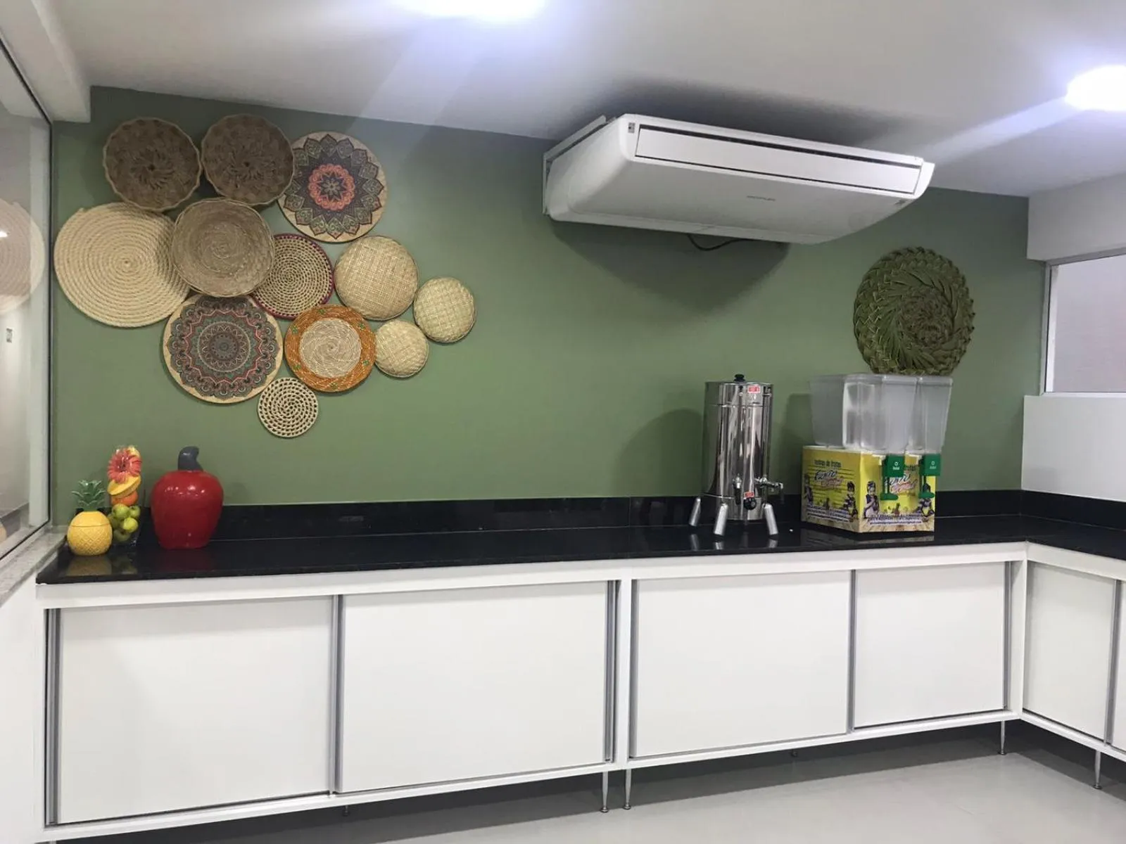 Restaurant/places to eat in Pousada Jardins Tropical