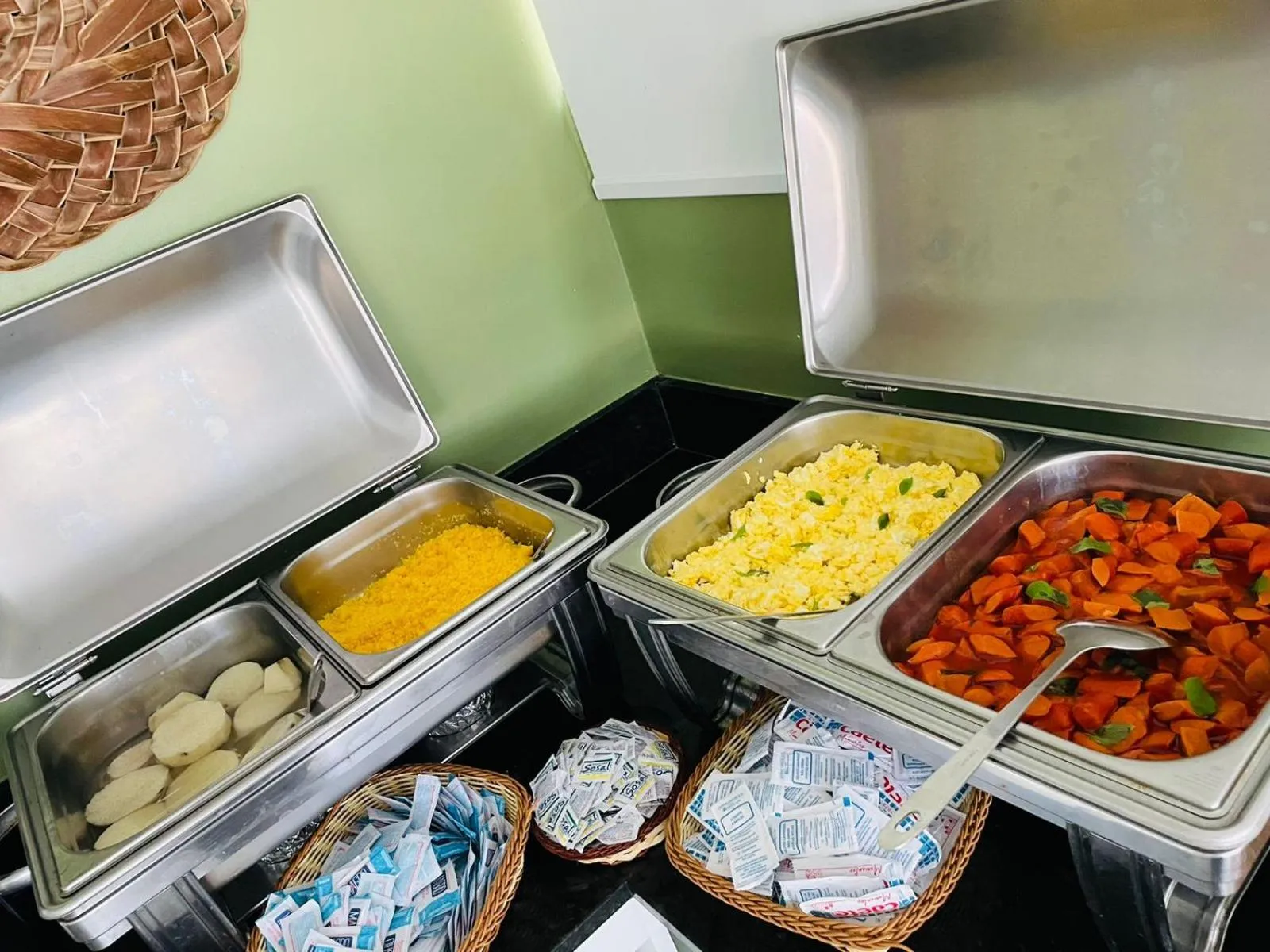 Breakfast in Pousada Jardins Tropical