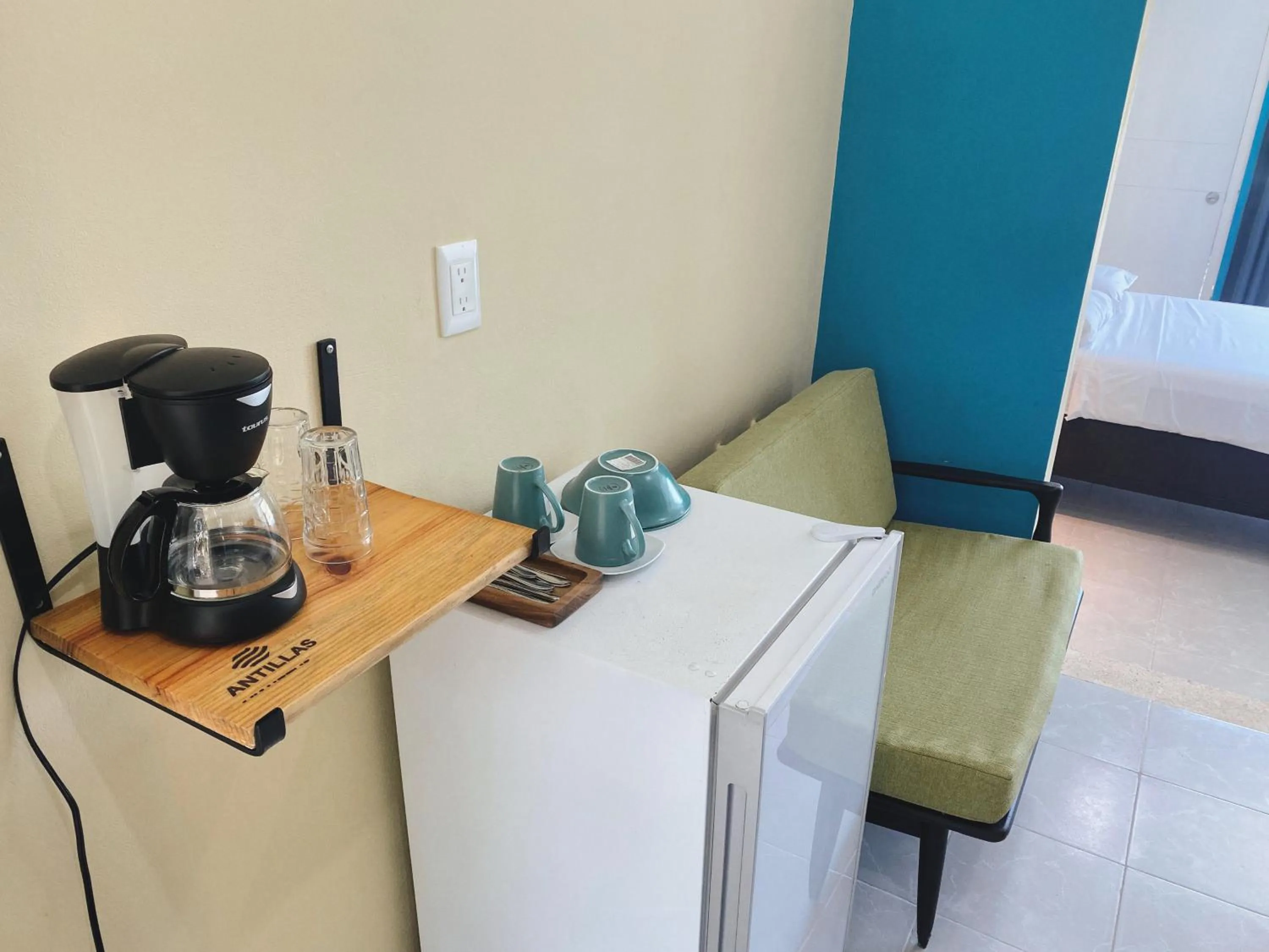 Coffee/tea facilities, Bed in Antillas