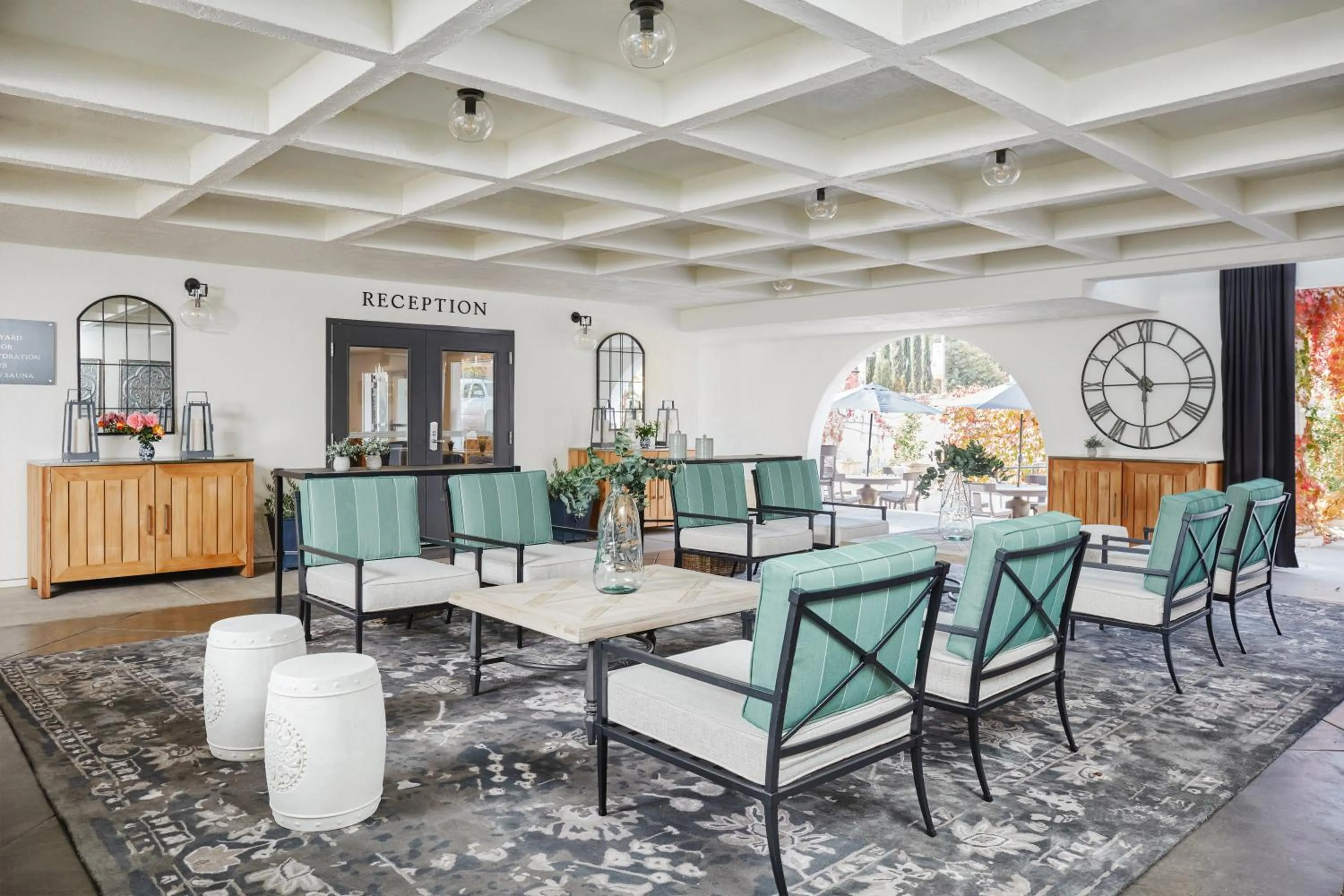 Seating area in The Lodge at Healdsburg, Tapestry Collection by Hilton