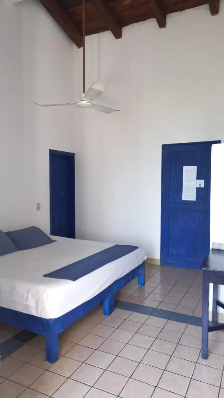 Photo of the whole room, Bed in MayFlower Hotel & Hostal