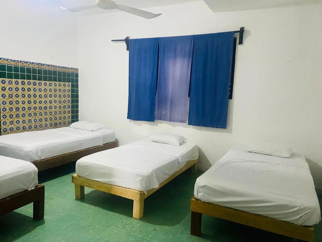 Bed in MayFlower Hotel & Hostal