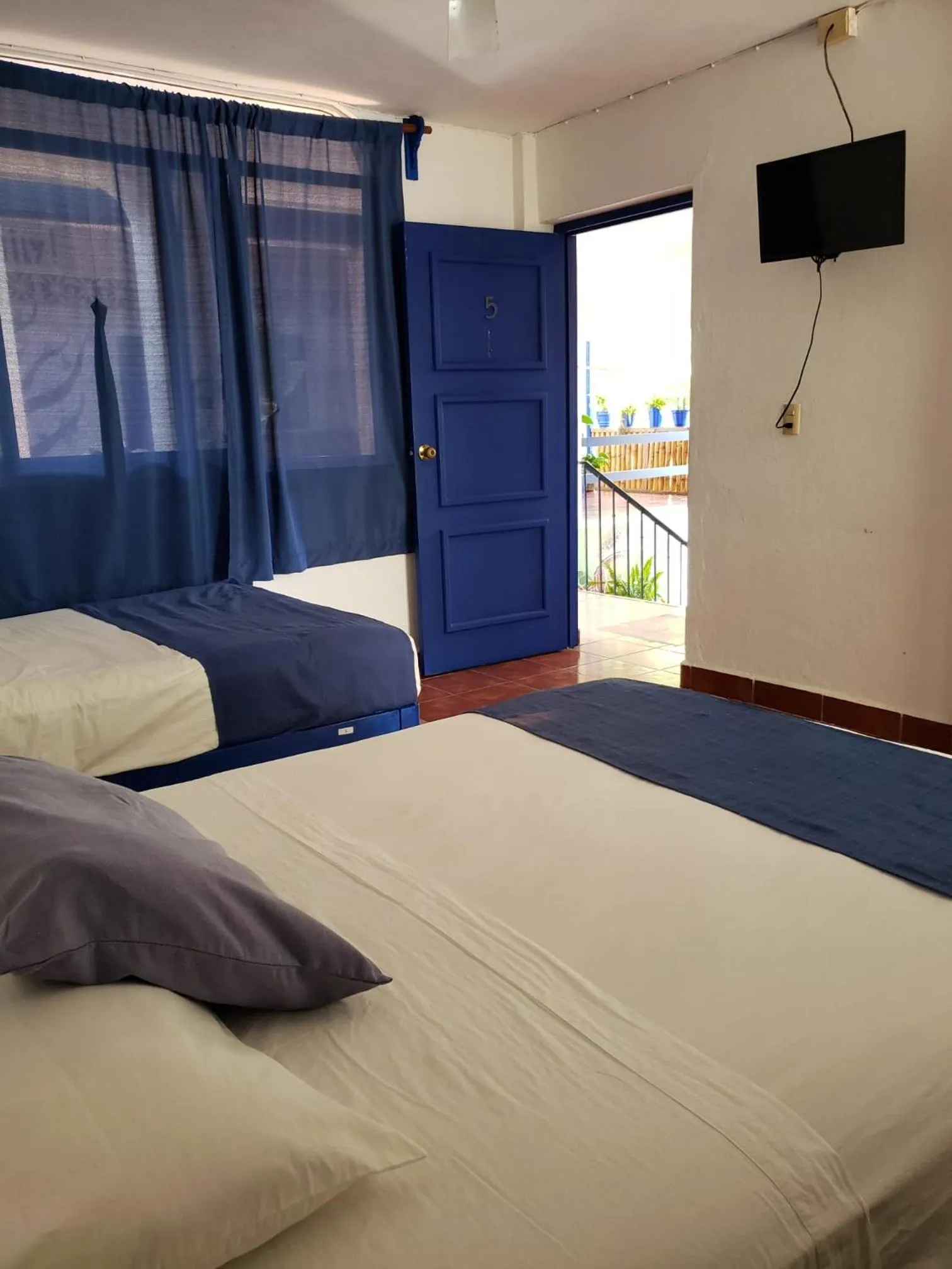 Bedroom, Bed in MayFlower Hotel & Hostal