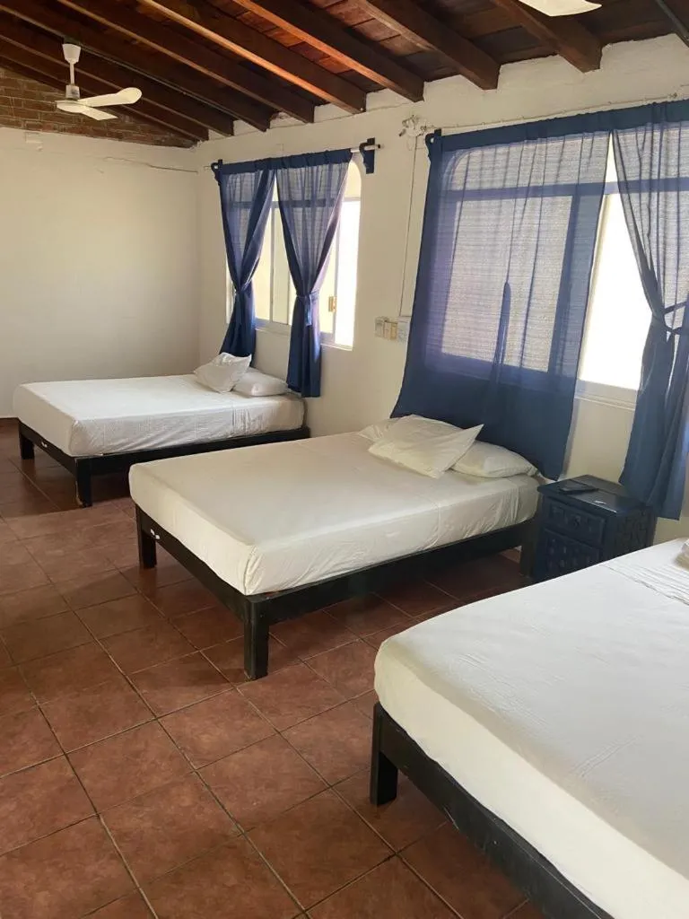 Bedroom, Bed in MayFlower Hotel & Hostal