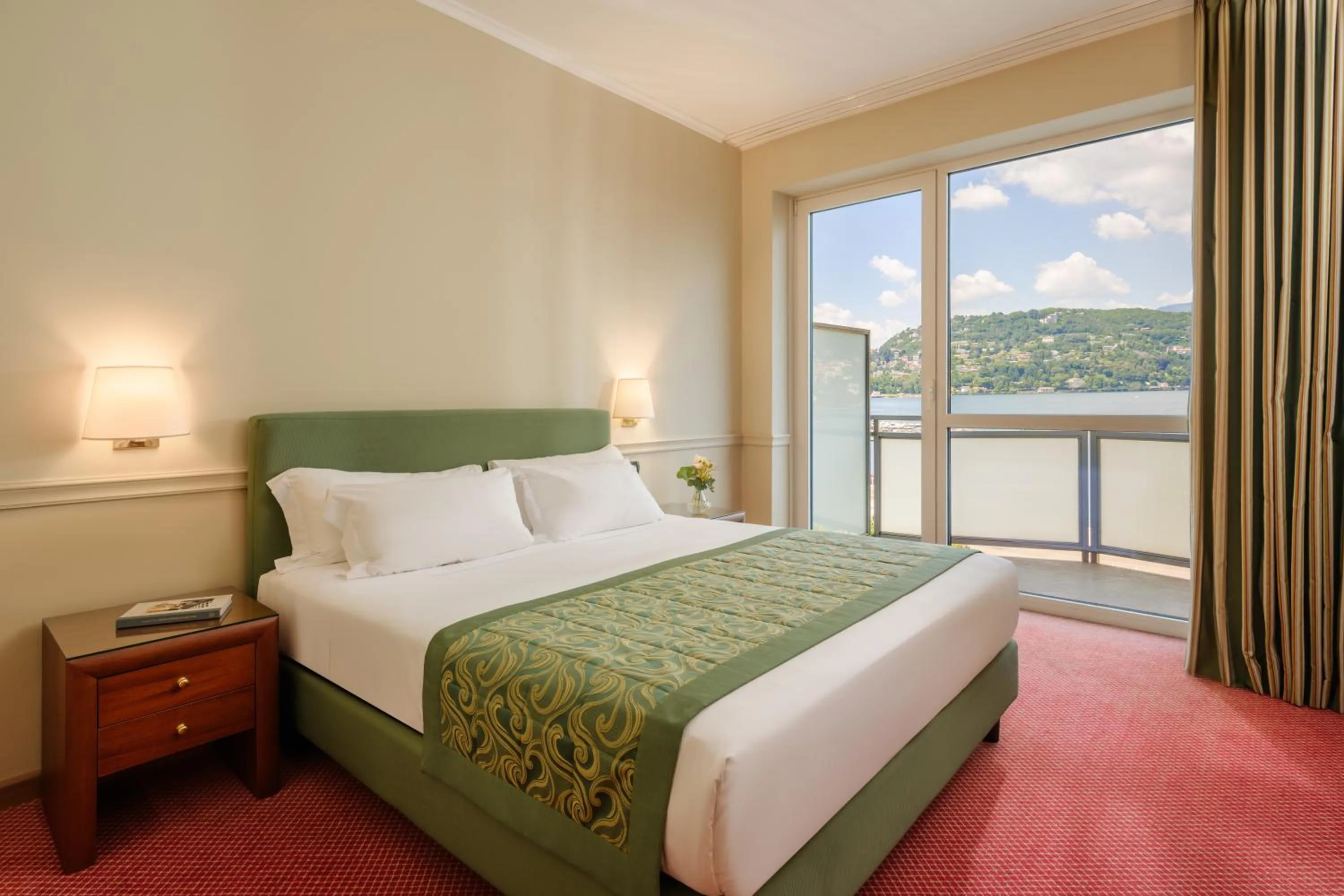 View (from property/room), Bed in Hotel Barchetta Excelsior