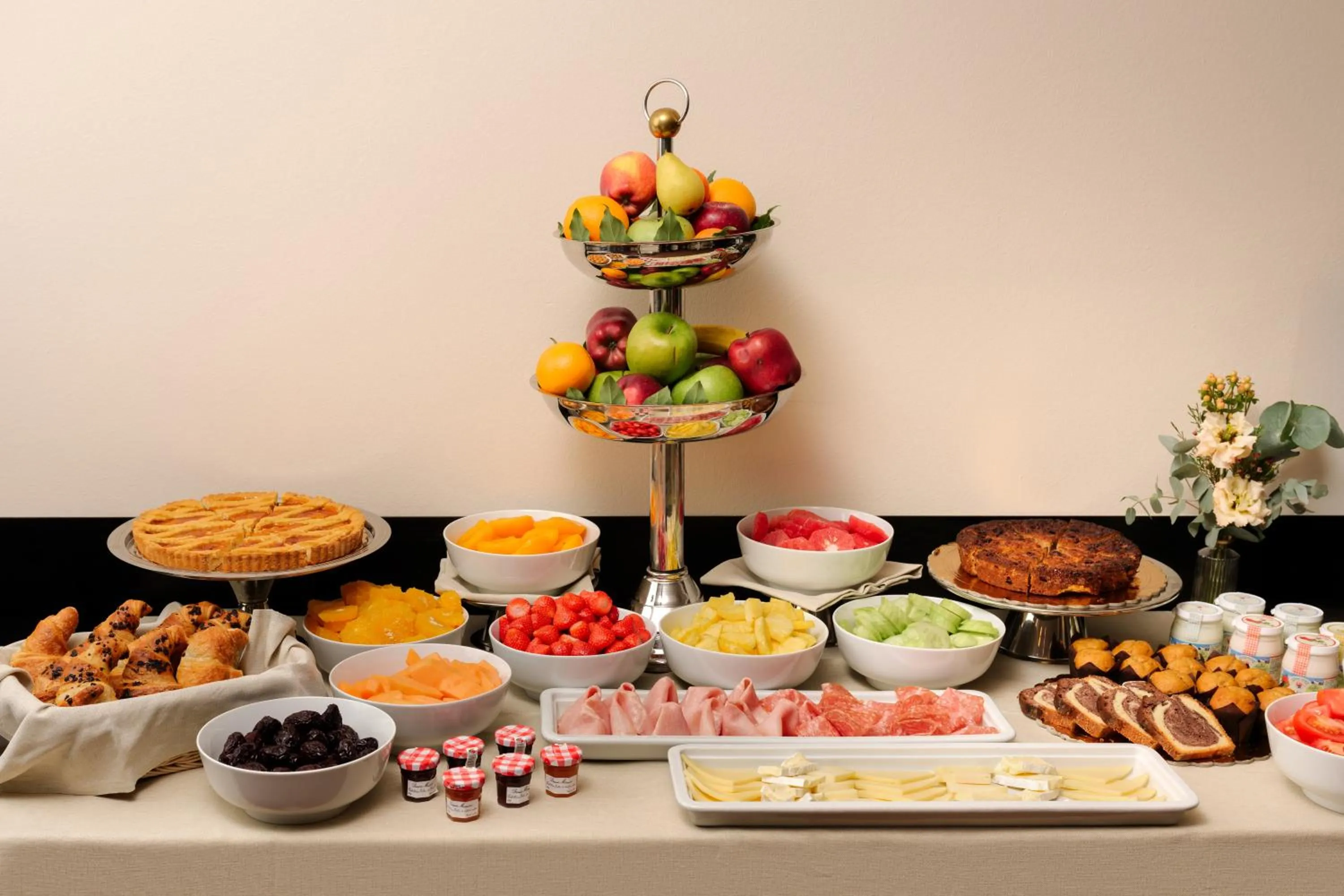 Continental breakfast in Hotel Barchetta Excelsior