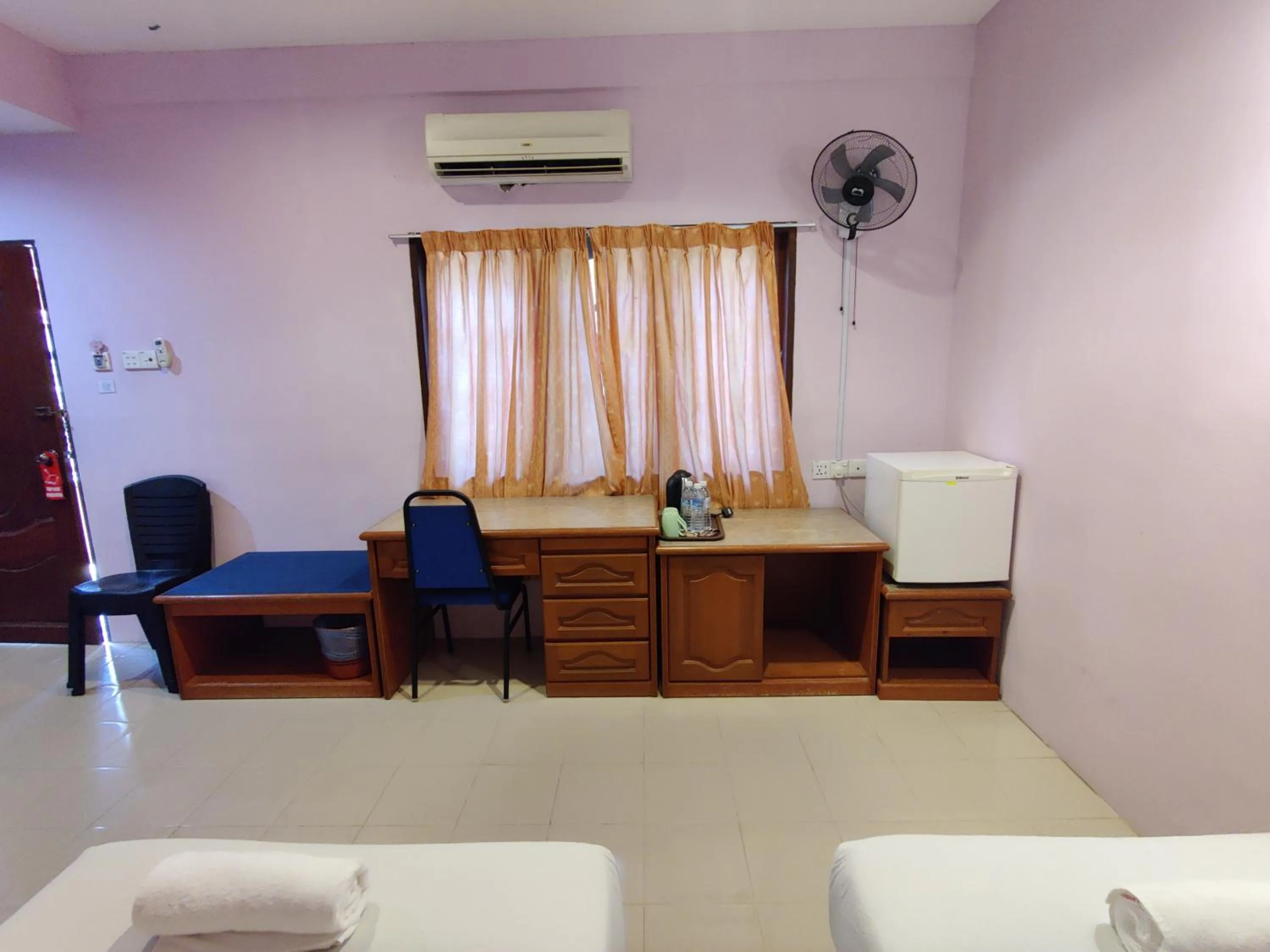 hair dresser in Tekoma Resort Taman Negara