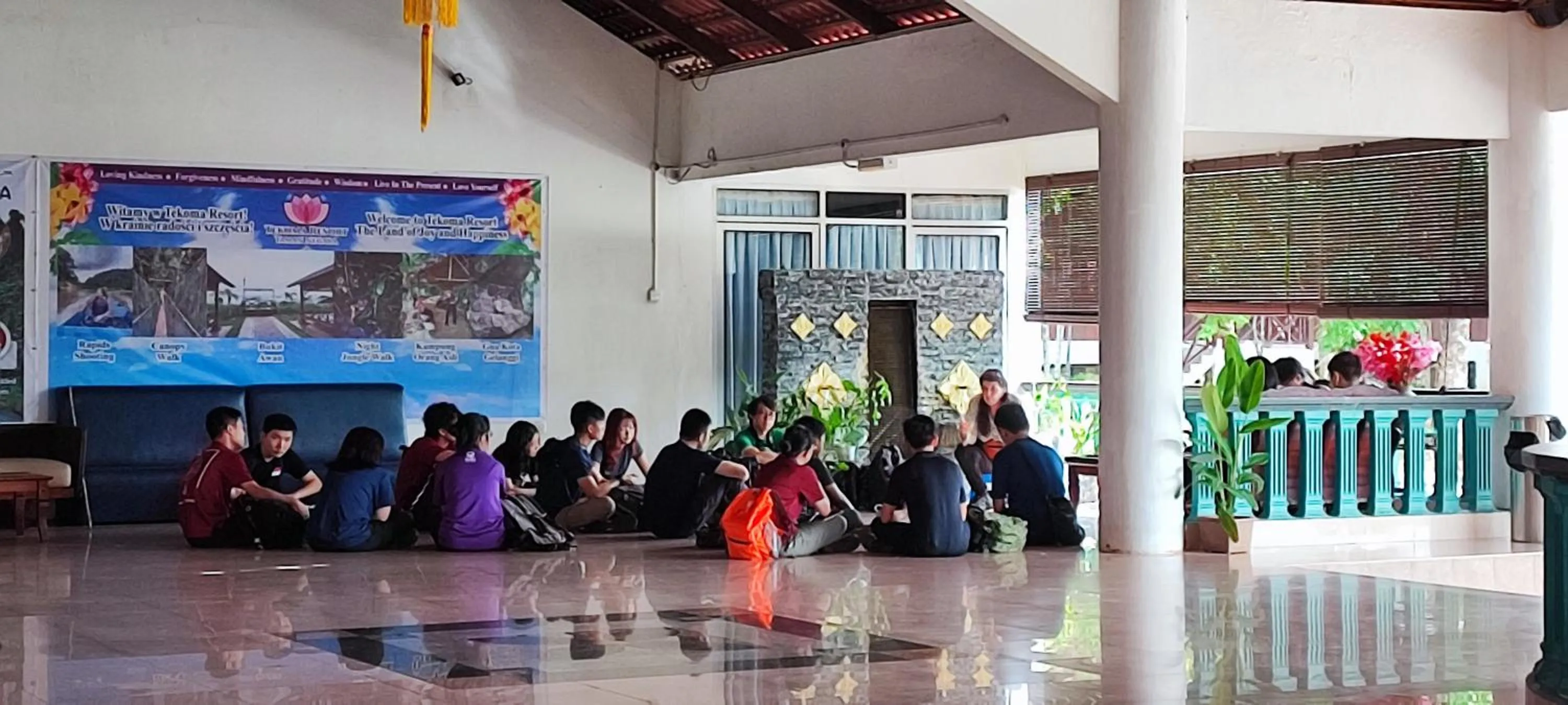 People in Tekoma Resort Taman Negara