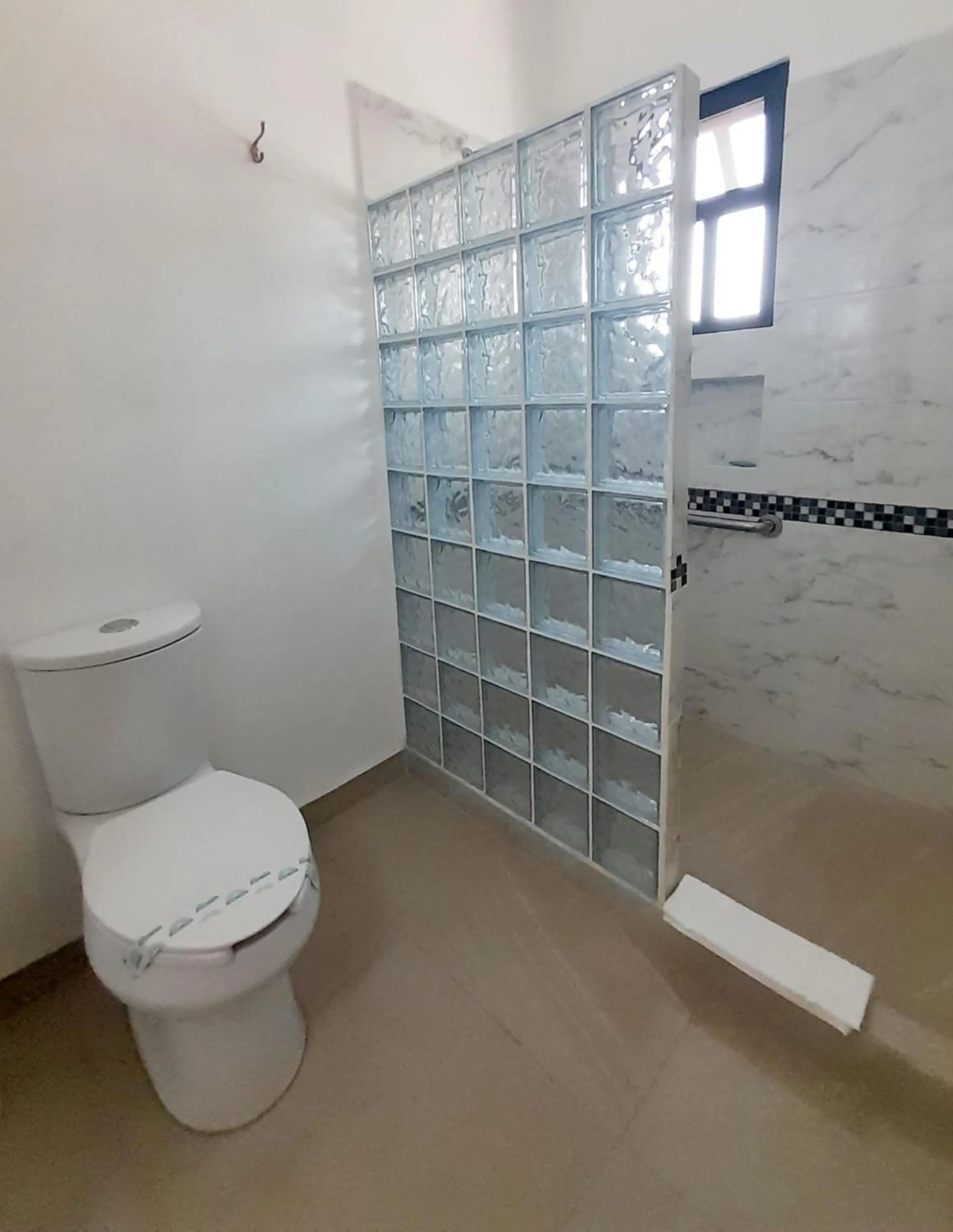 Shower in Hotel La Lejona