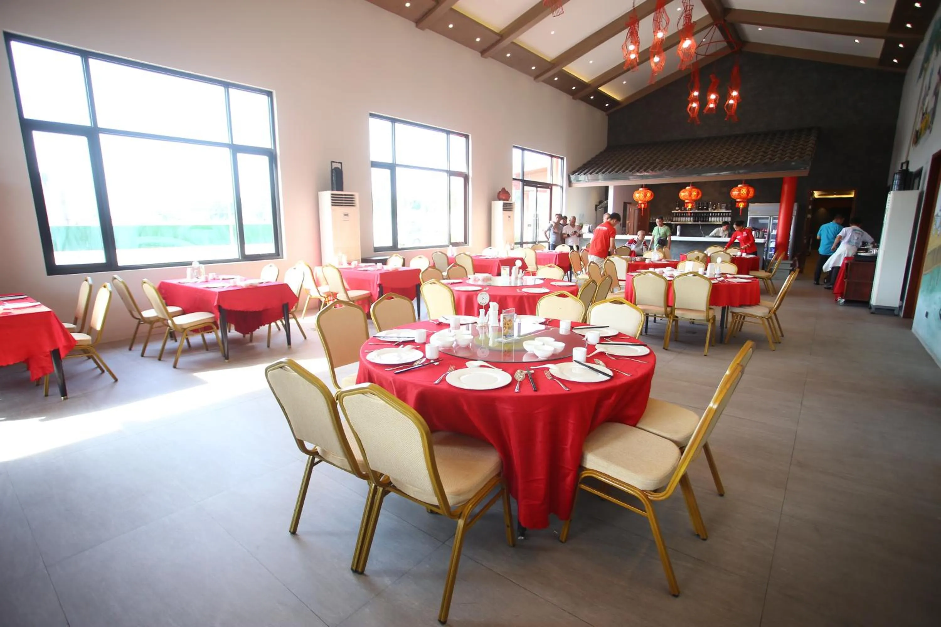 Restaurant/places to eat in Acro Residences