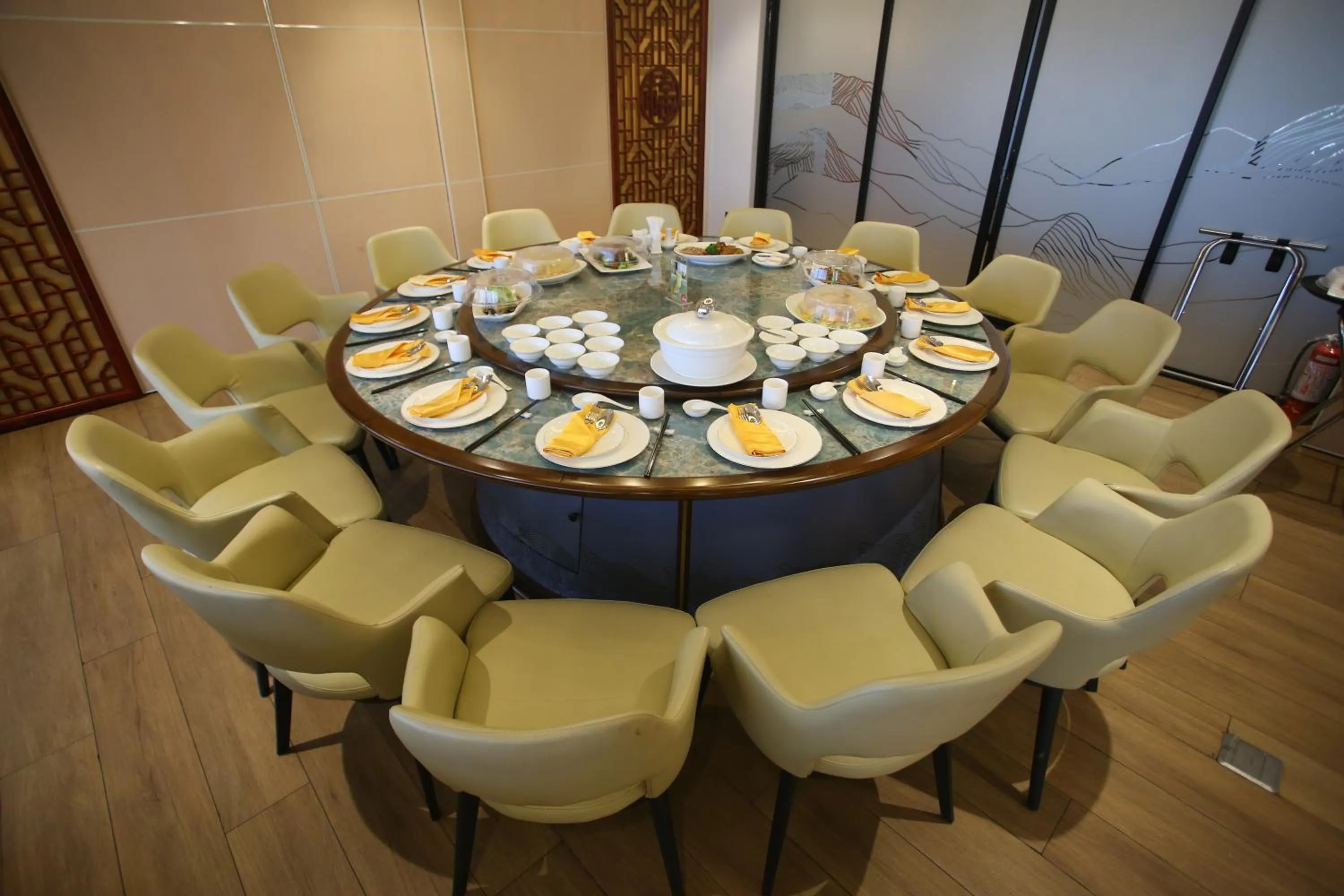 Restaurant/places to eat in Acro Residences