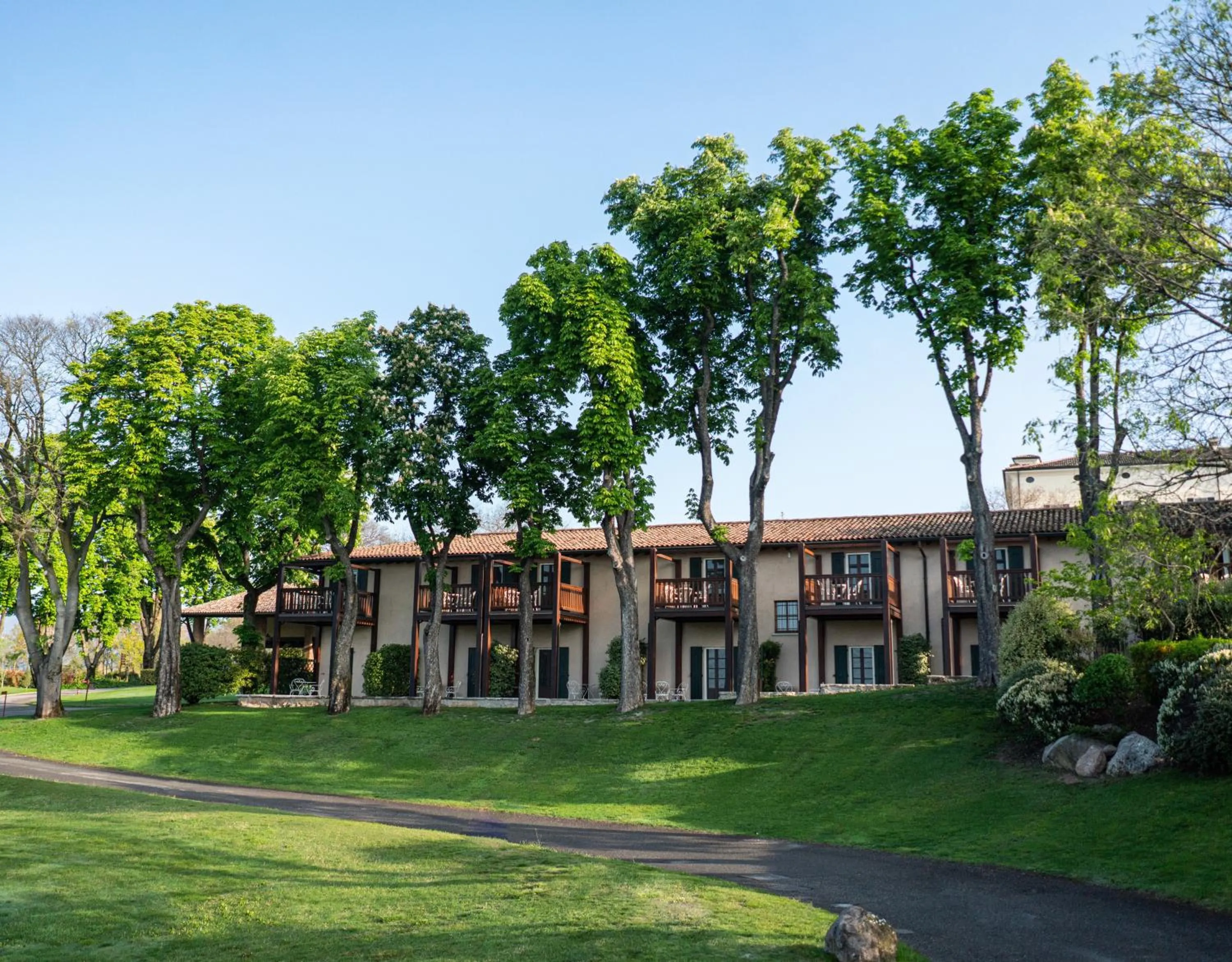 Property building in QC Grand Hotel Villa Arzaga Garda Spa & Golf