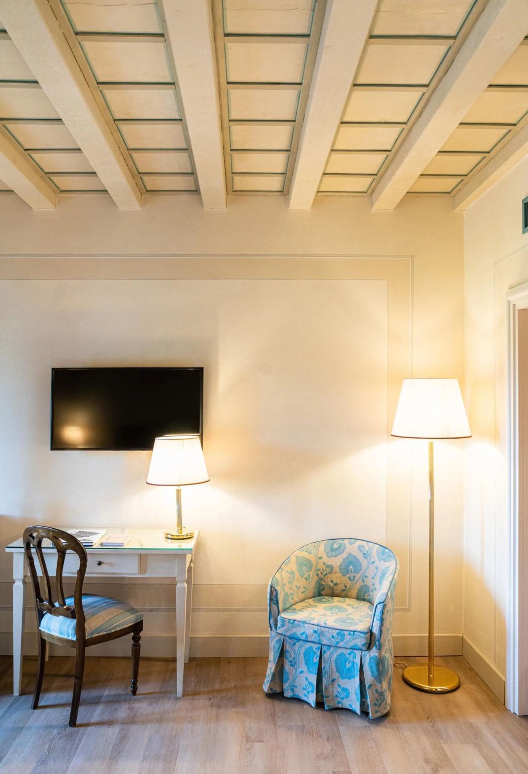 Bedroom in QC Grand Hotel Villa Arzaga Garda Spa & Golf