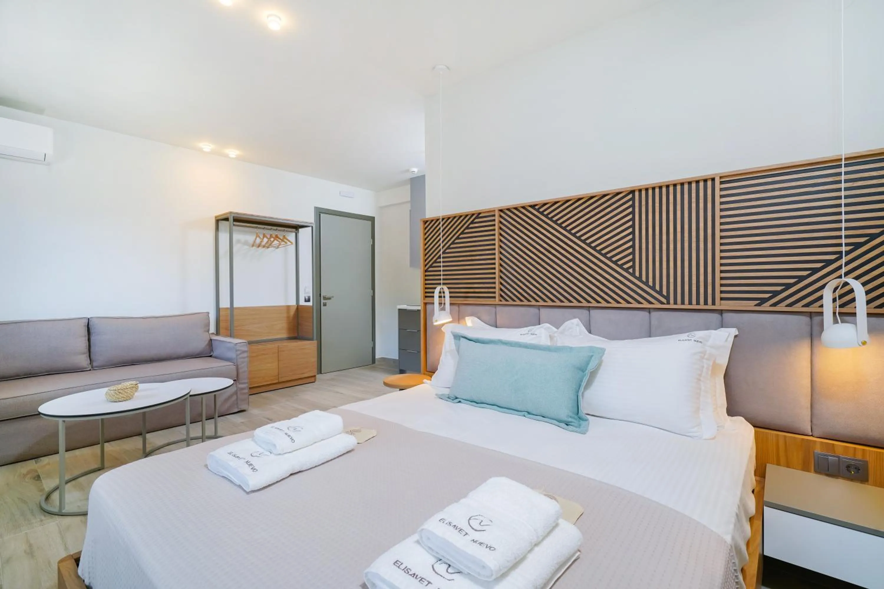 Bed in Elisavet Nuevo Studios & Suites