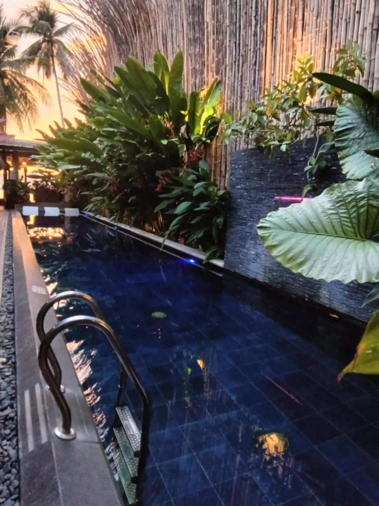 Swimming pool in Banig Beach Resort El Nido