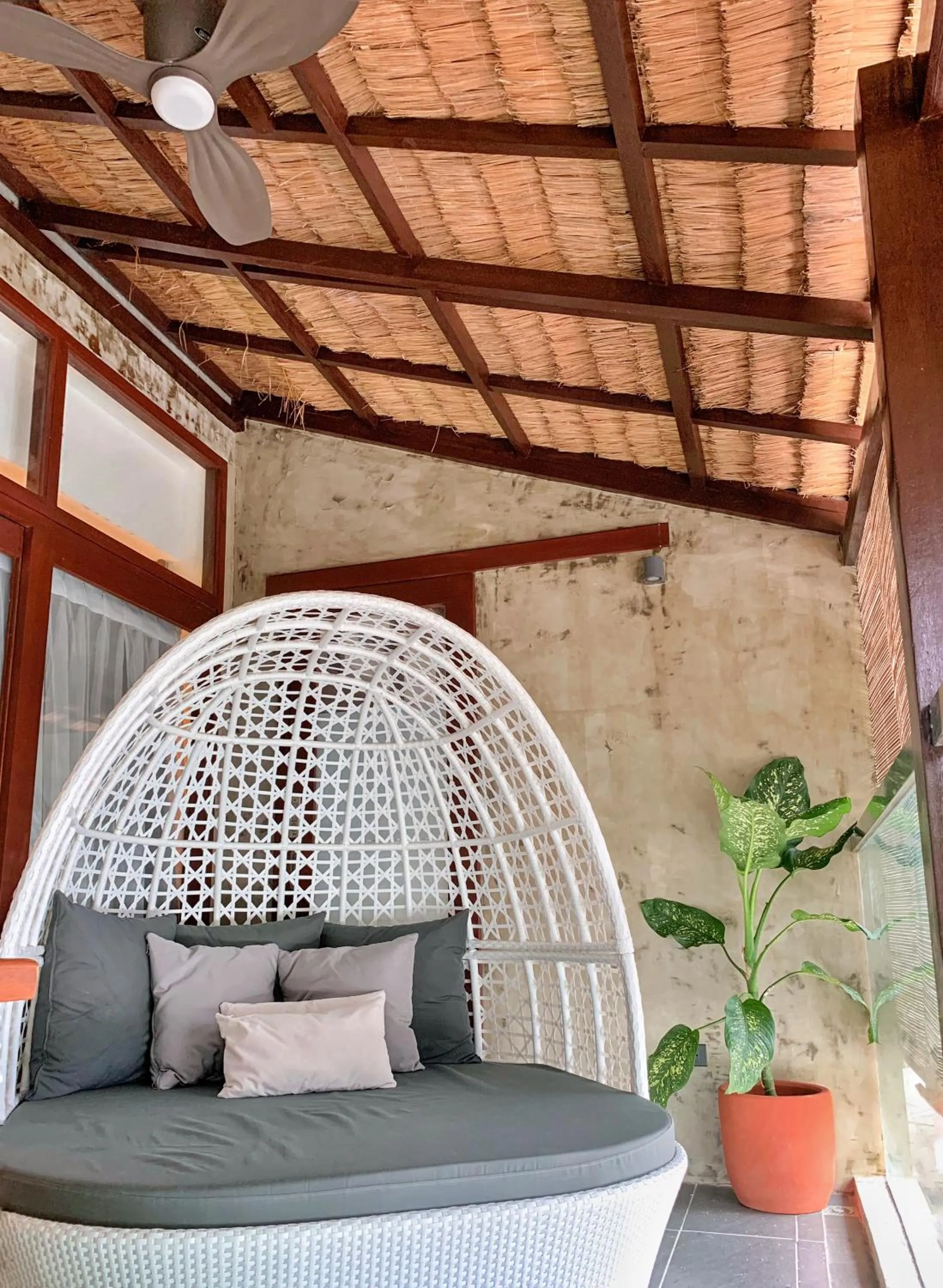 Patio in Banig Beach Resort El Nido