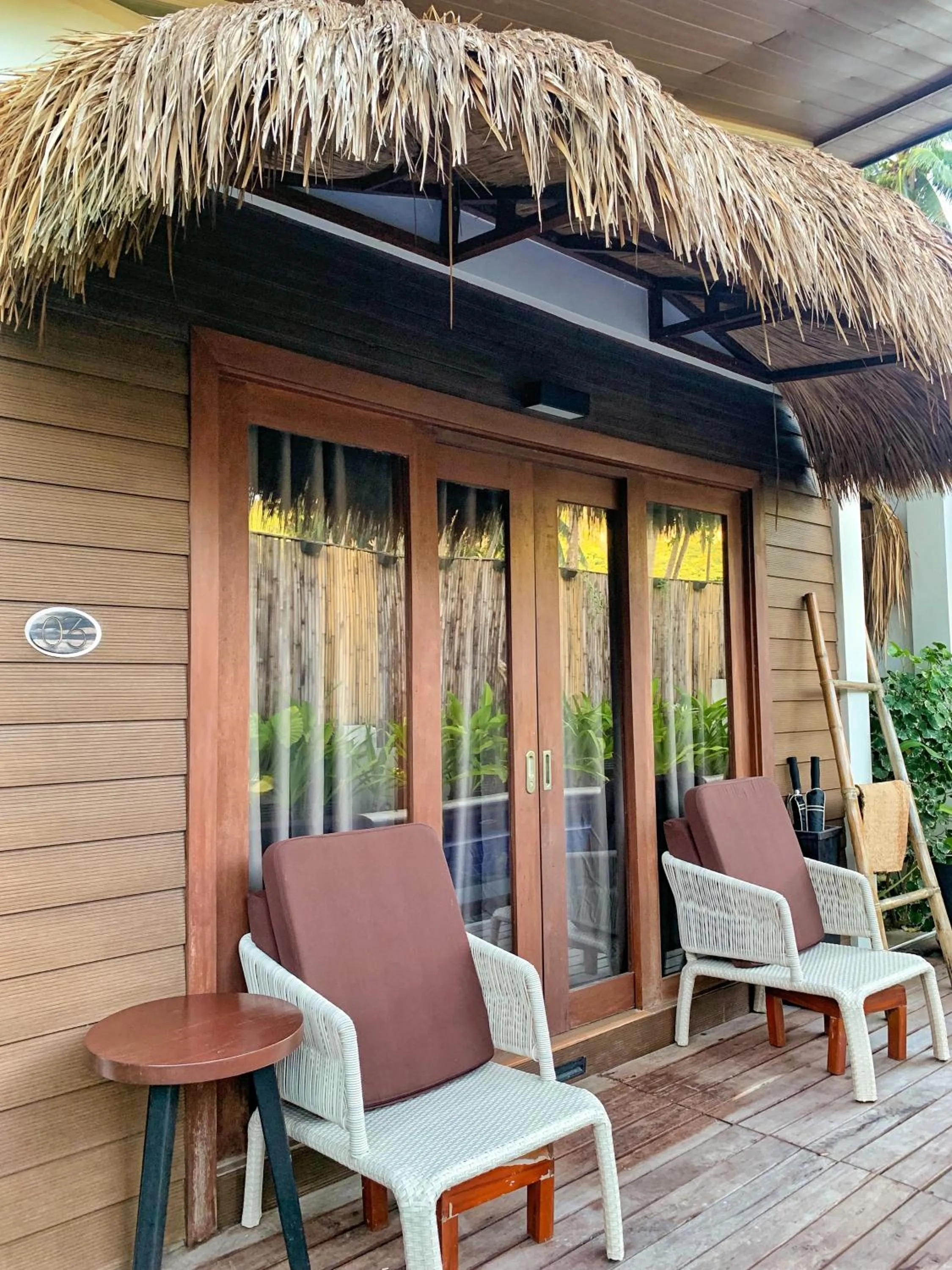 Patio in Banig Beach Resort El Nido