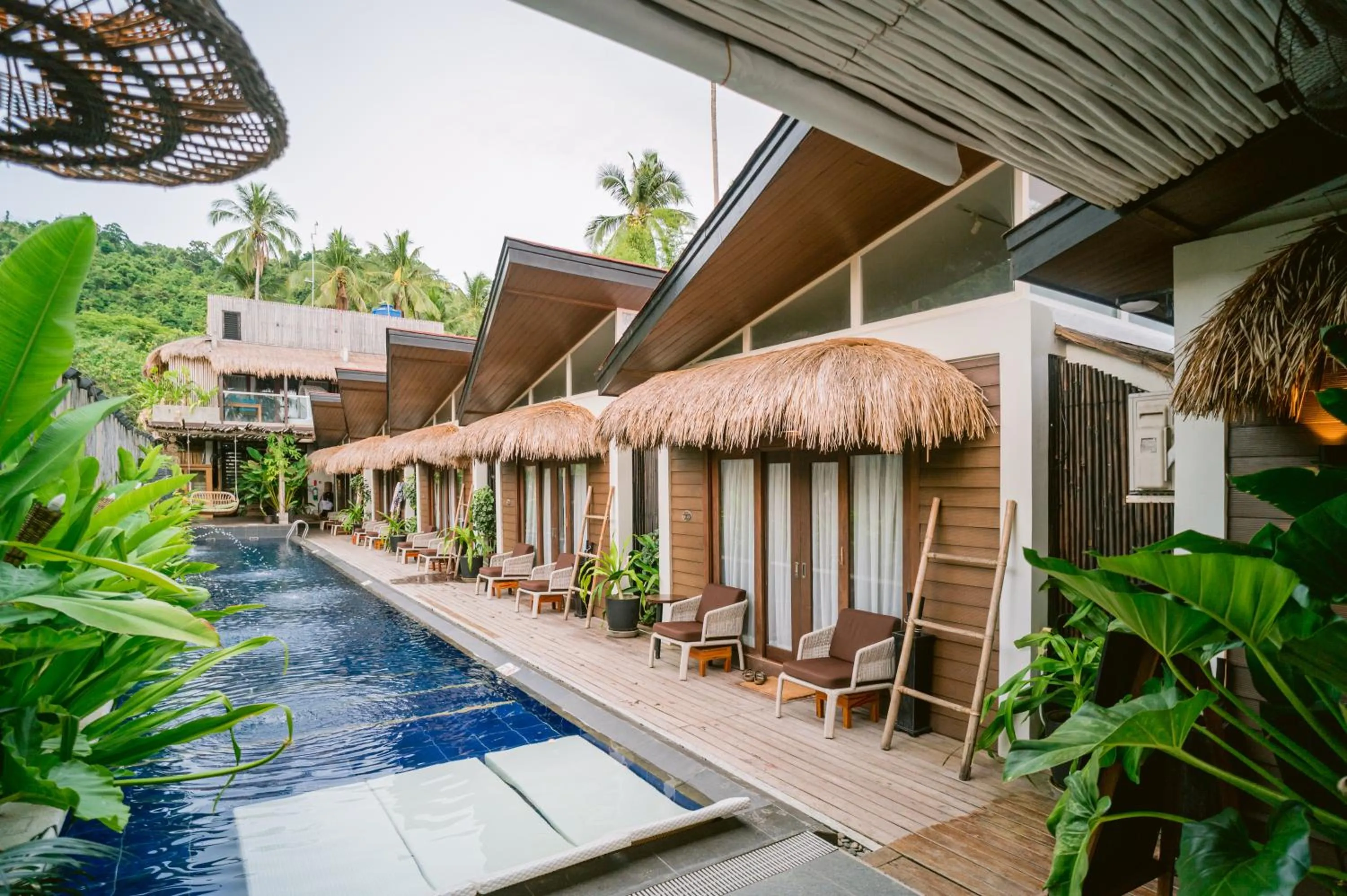 Swimming pool in Banig Beach Resort El Nido