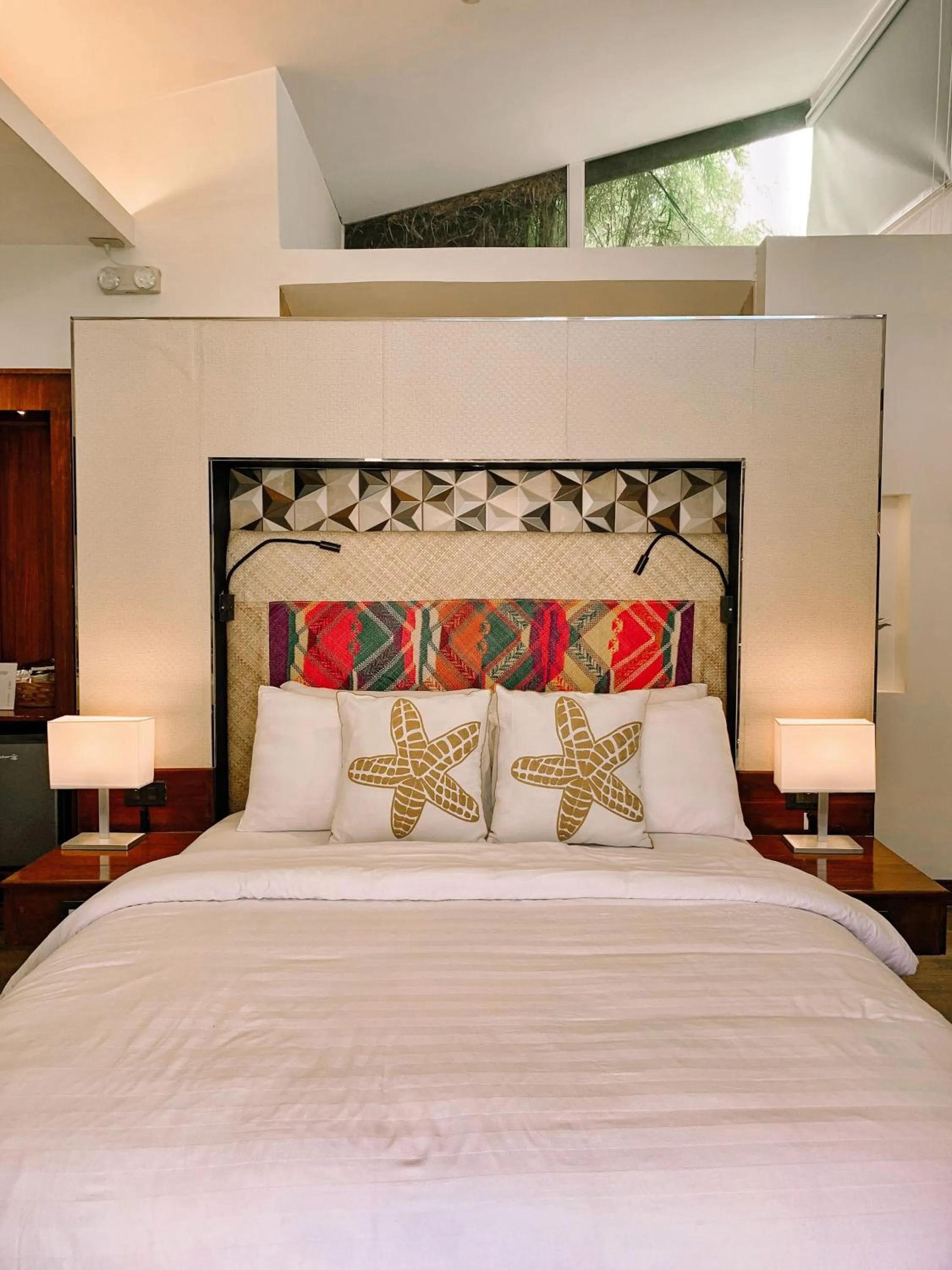 Bed in Banig Beach Resort El Nido