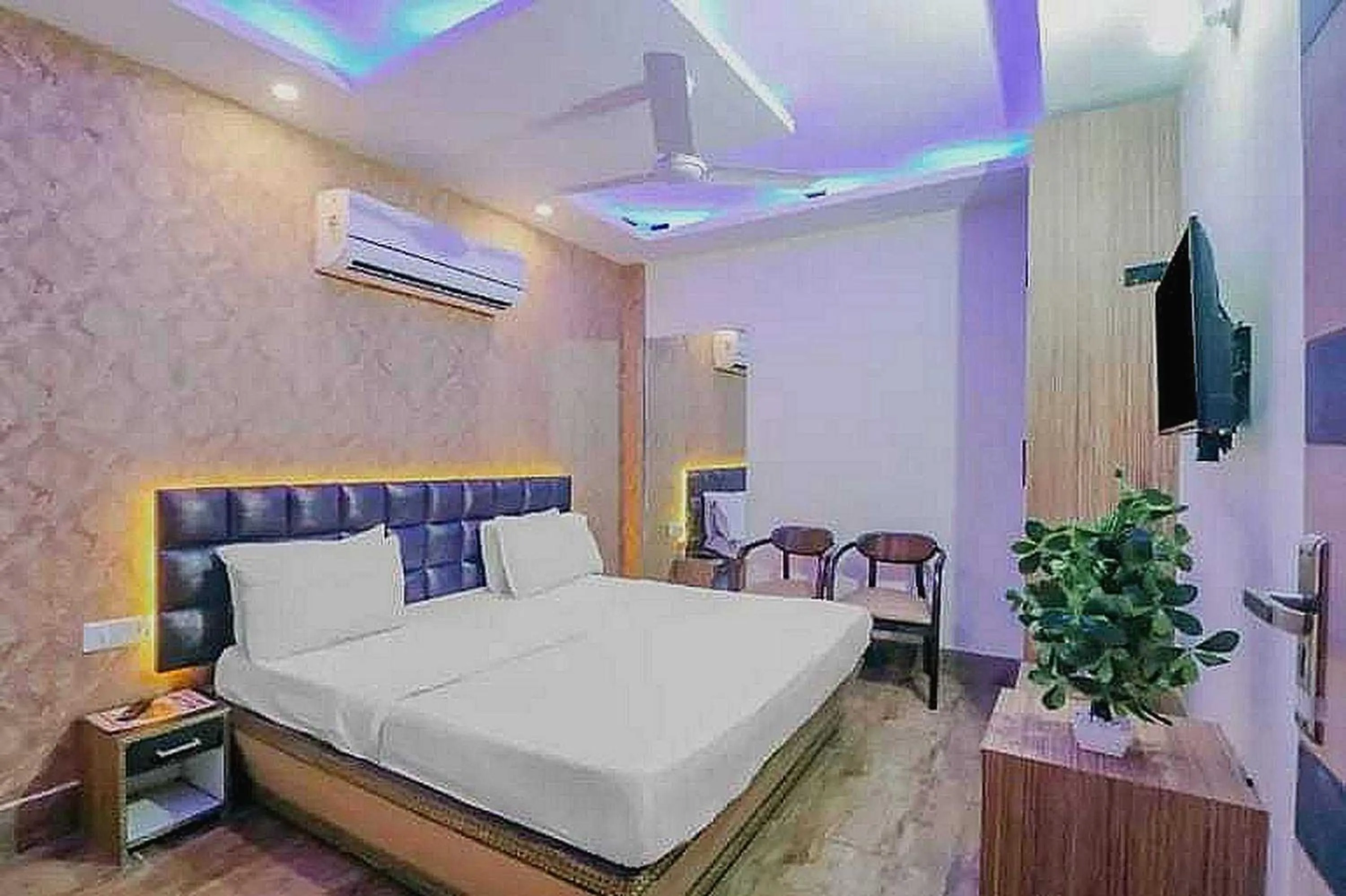 Bedroom, Bed in Super Hotel O Vivaan Residency