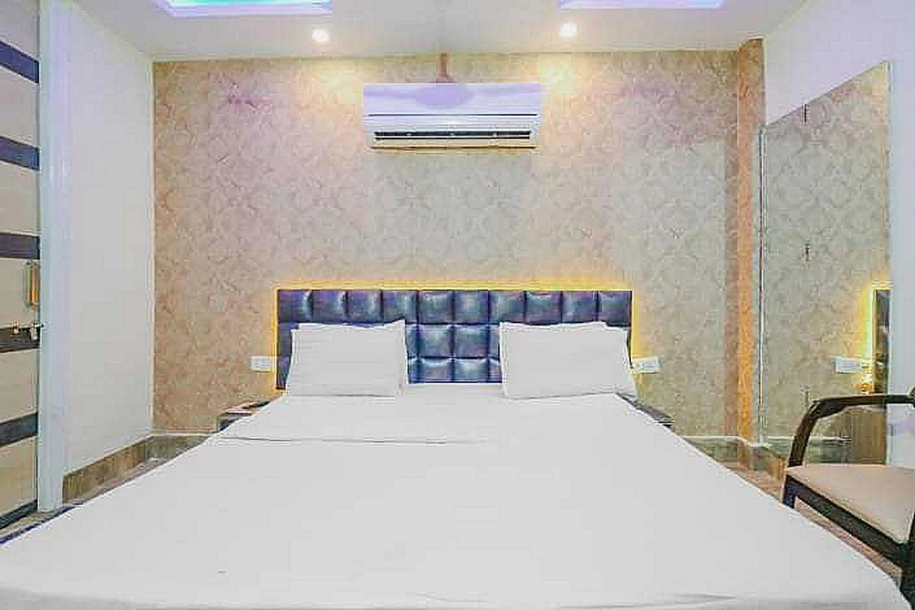 Bedroom, Bed in Super Hotel O Vivaan Residency
