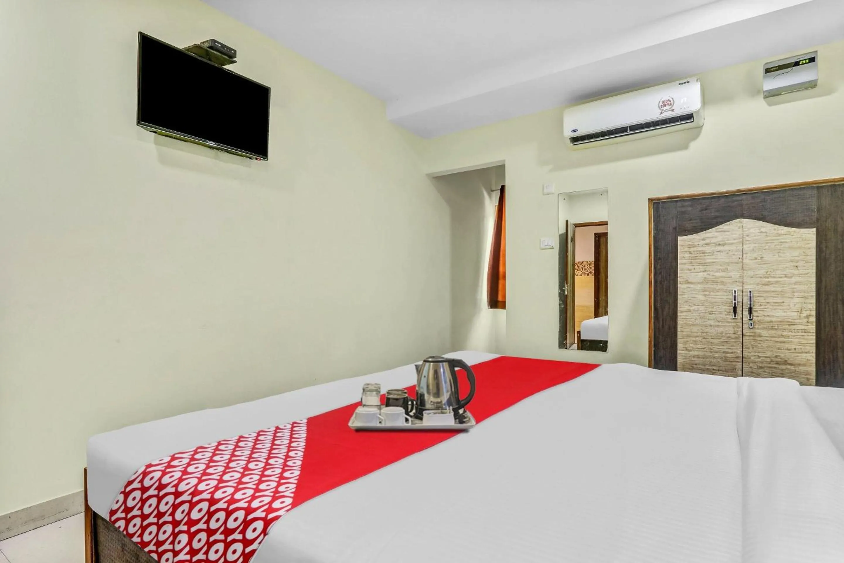 Bedroom, Bed in Hotel O Govind Guest House