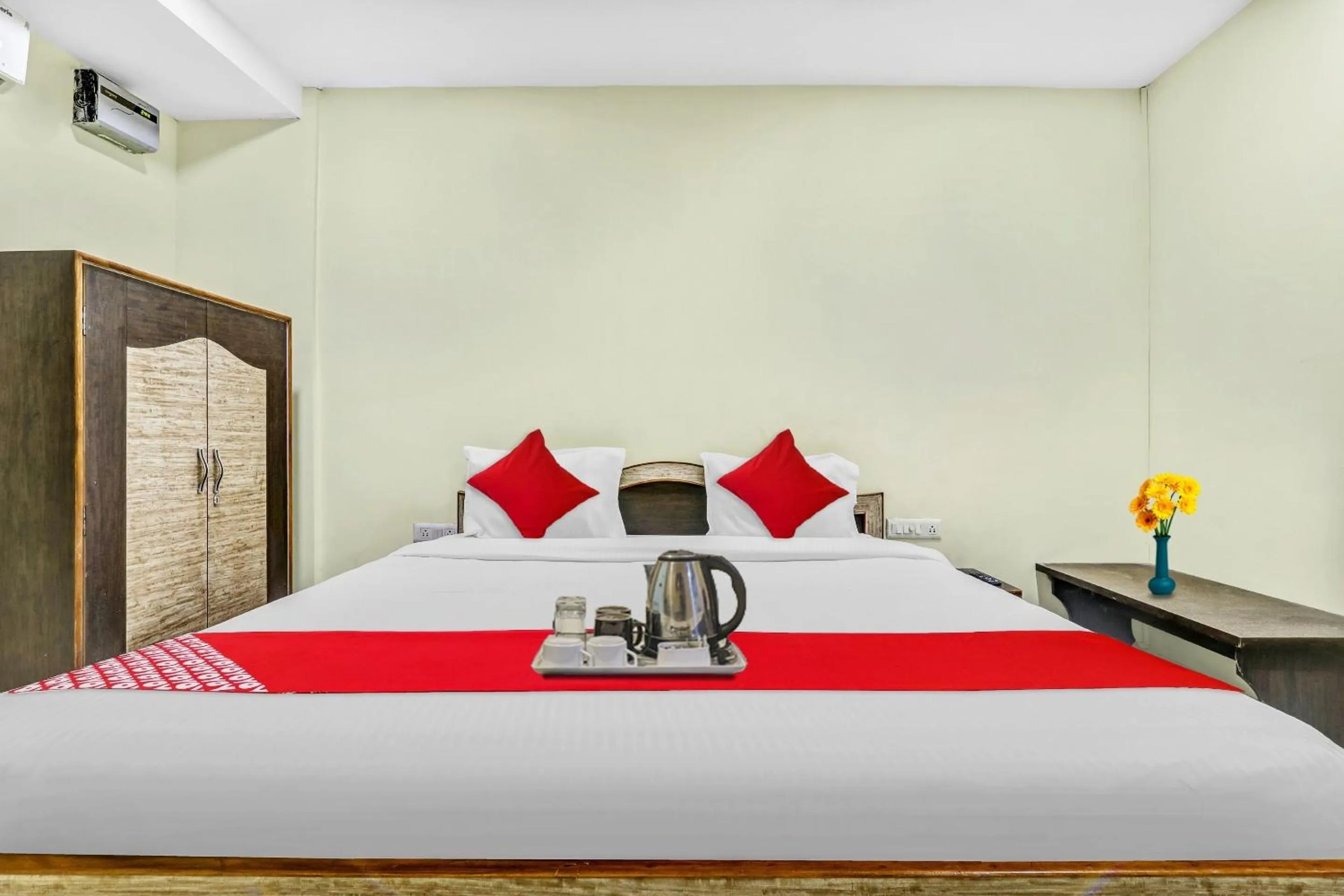 Bedroom, Bed in Hotel O Govind Guest House