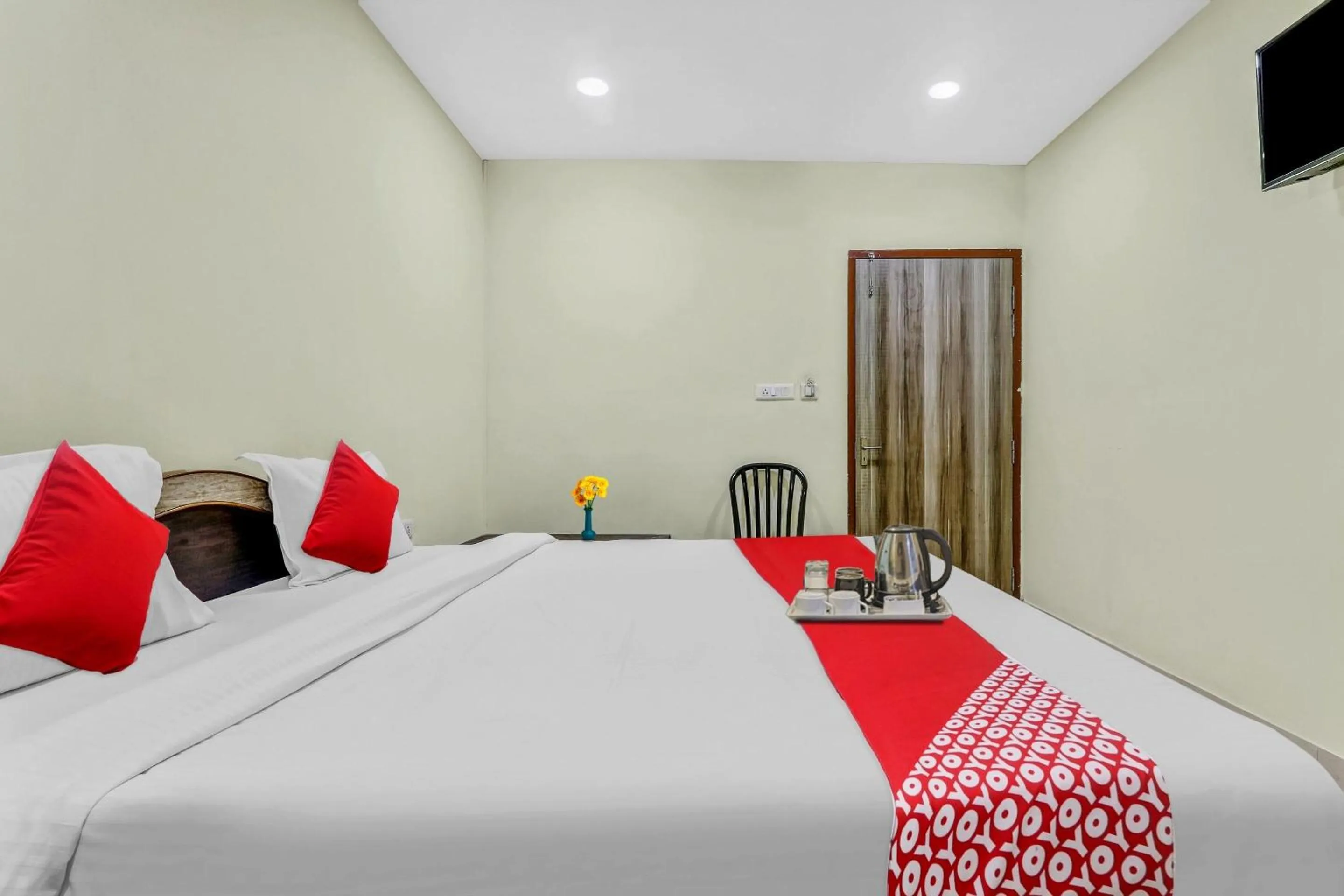 Bedroom, Bed in Hotel O Govind Guest House