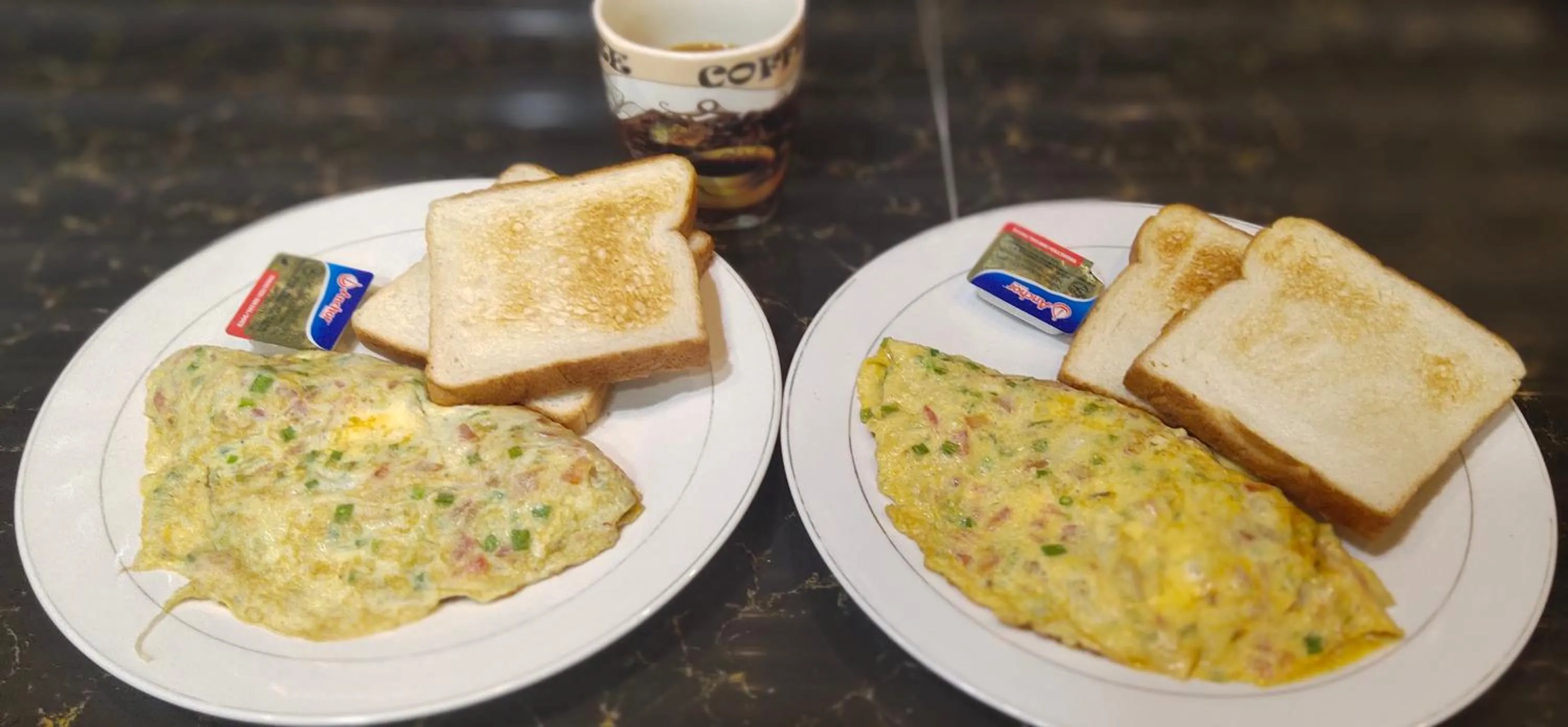 Breakfast in OCEAN LODGE