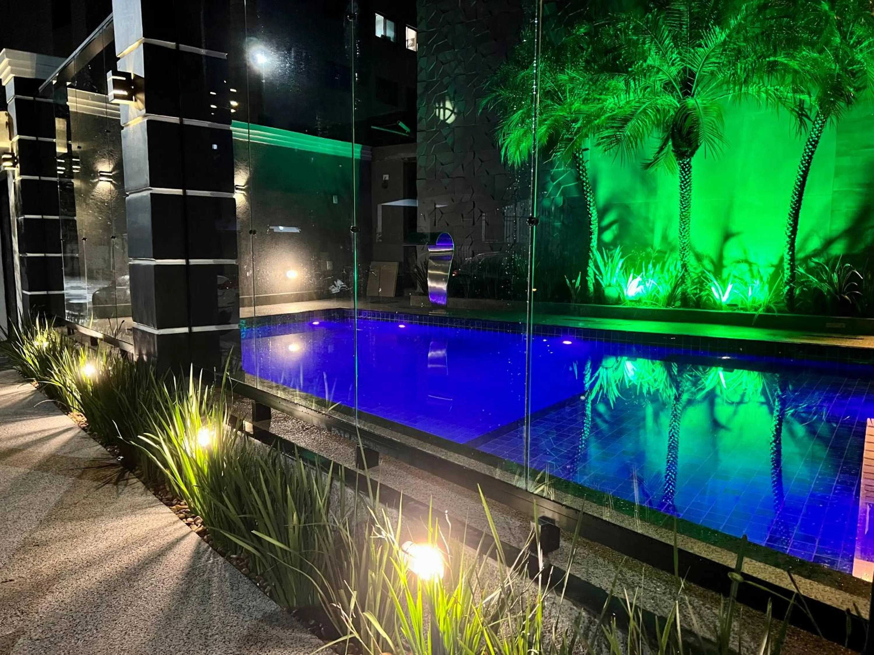 Swimming pool in Marmeu Tombo