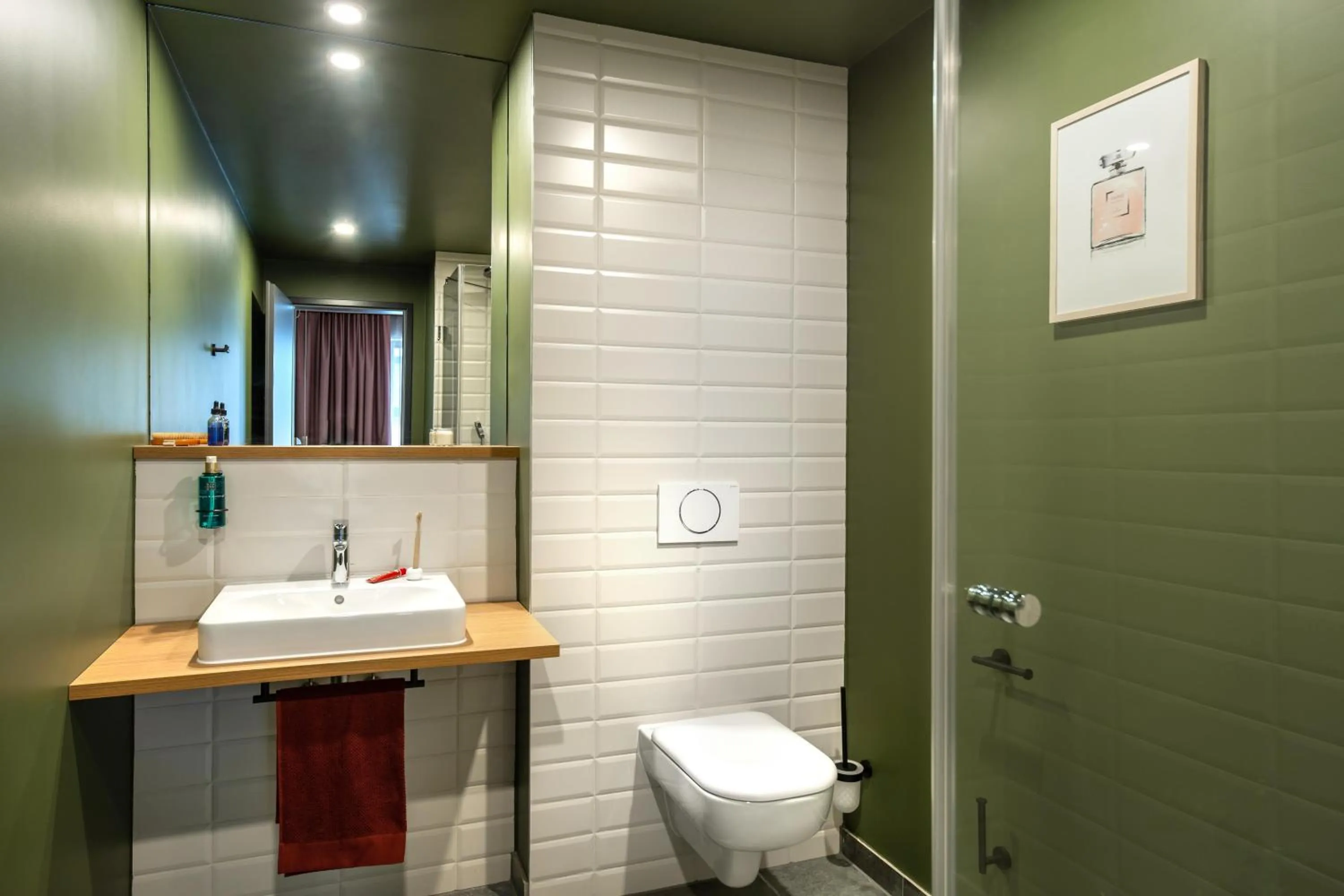 Bathroom in ipartment Berlin Airport HOME by Best Western