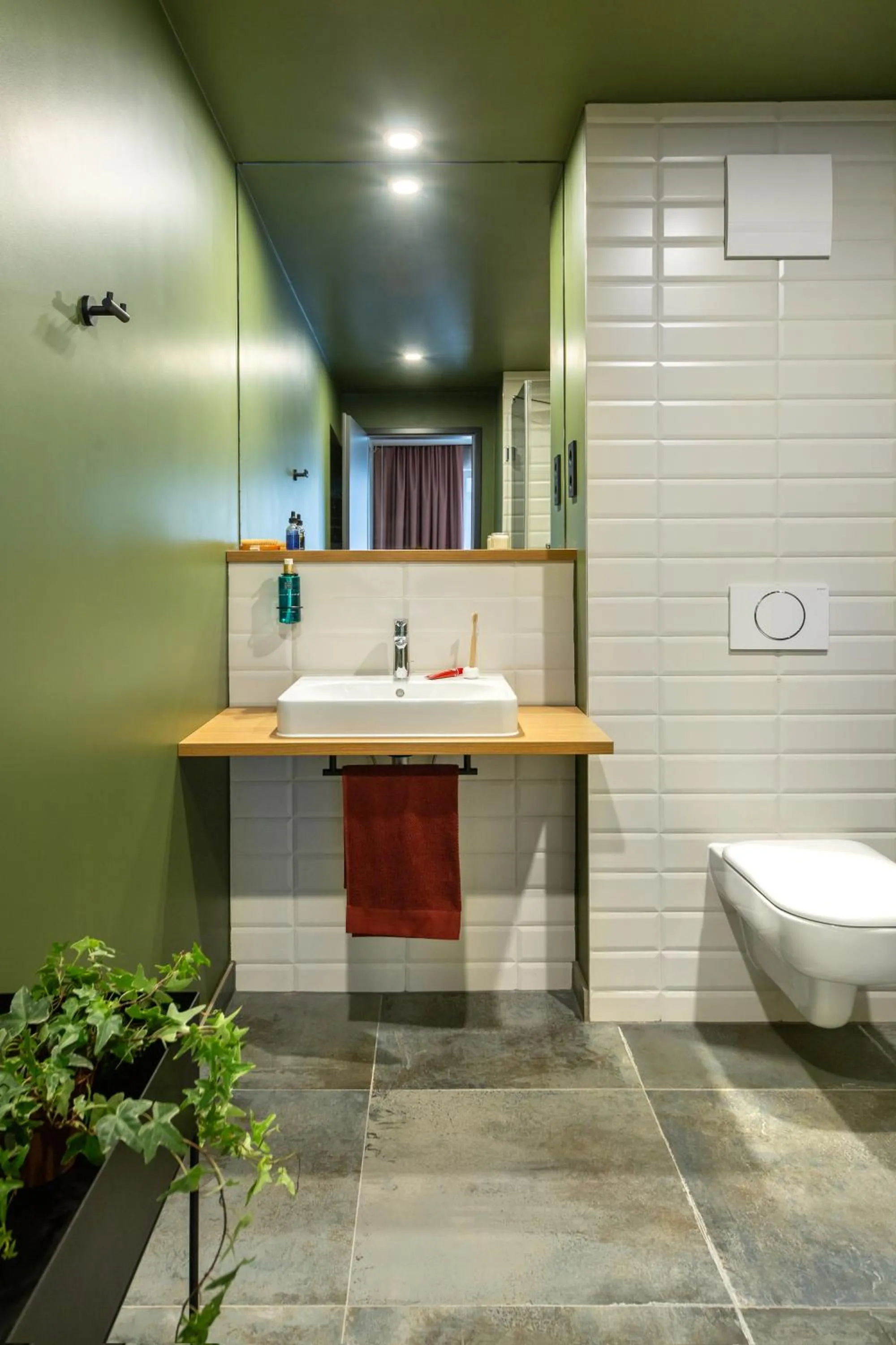 Bathroom in ipartment Berlin Airport