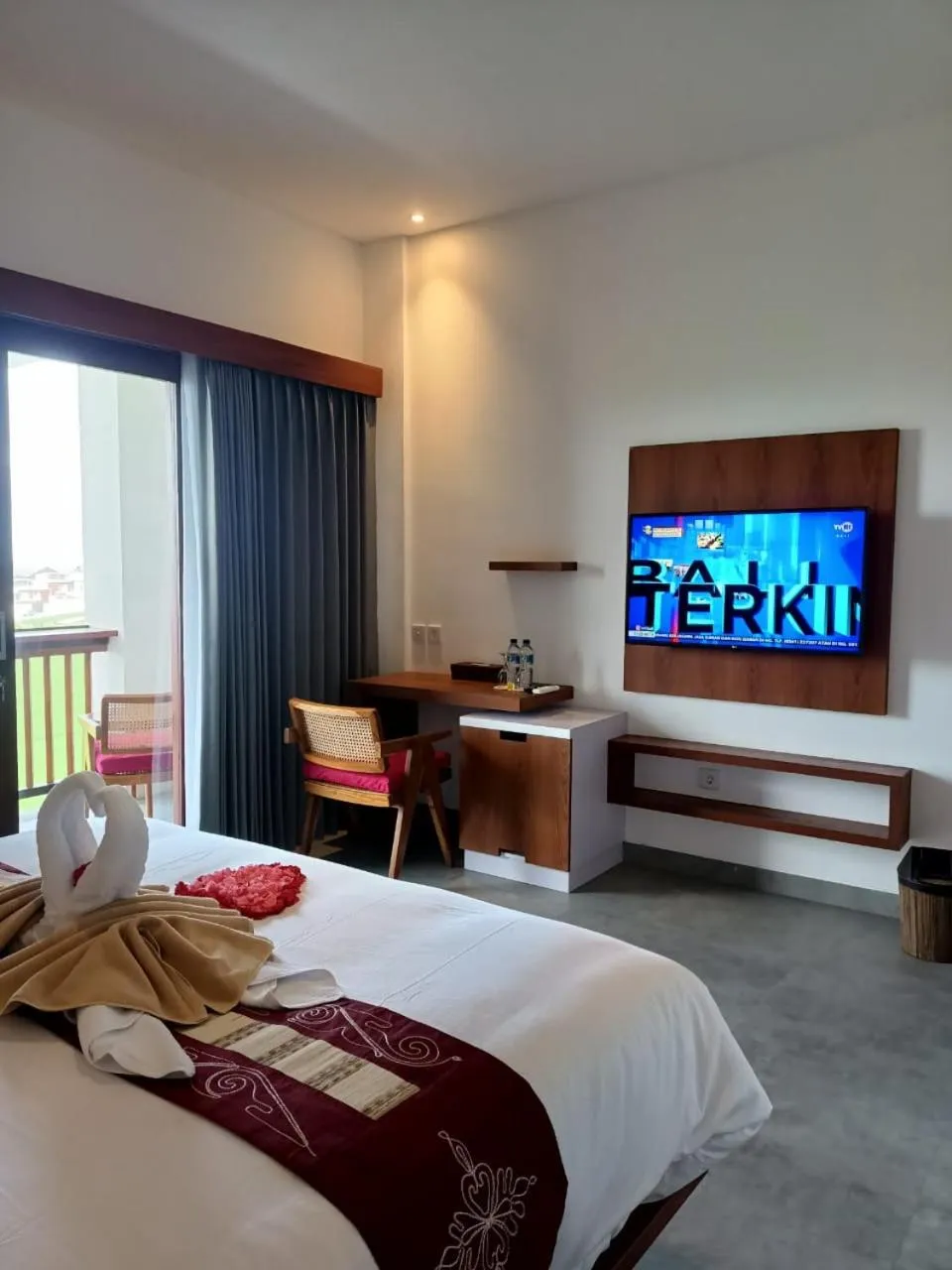 Bed in The Kd Suites & Coffee Shop