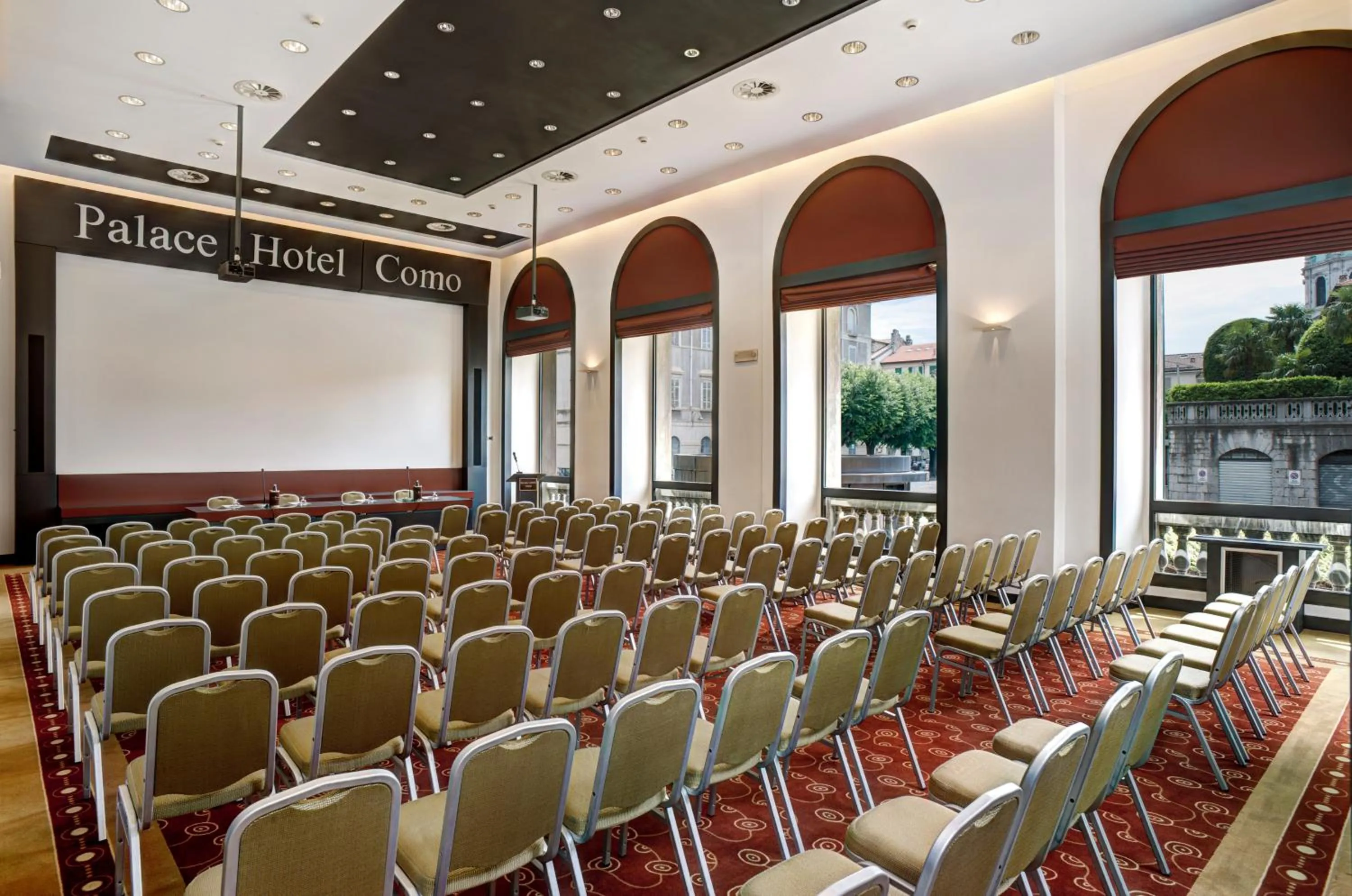 Meeting/conference room in Palace Hotel Lake Como